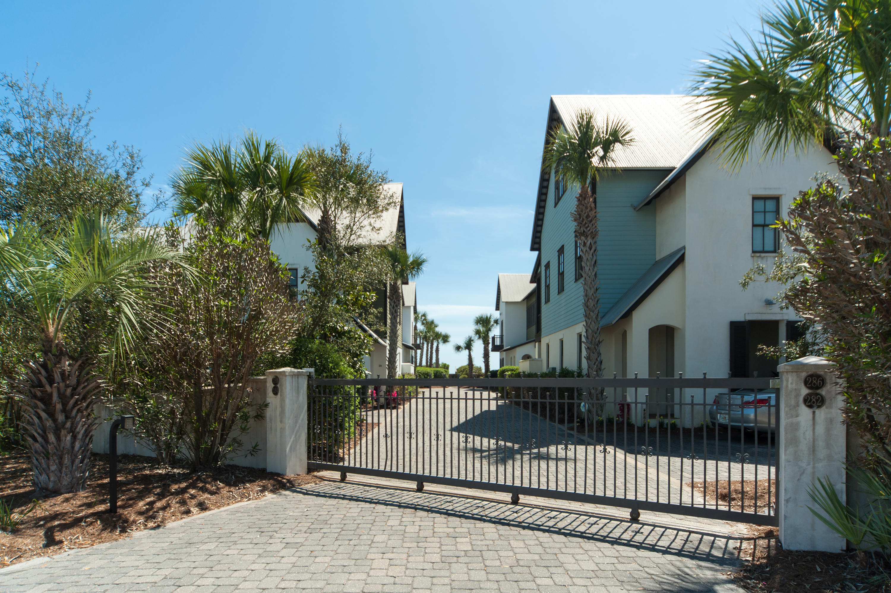 BLUE MOUNTAIN BEACH - Residential