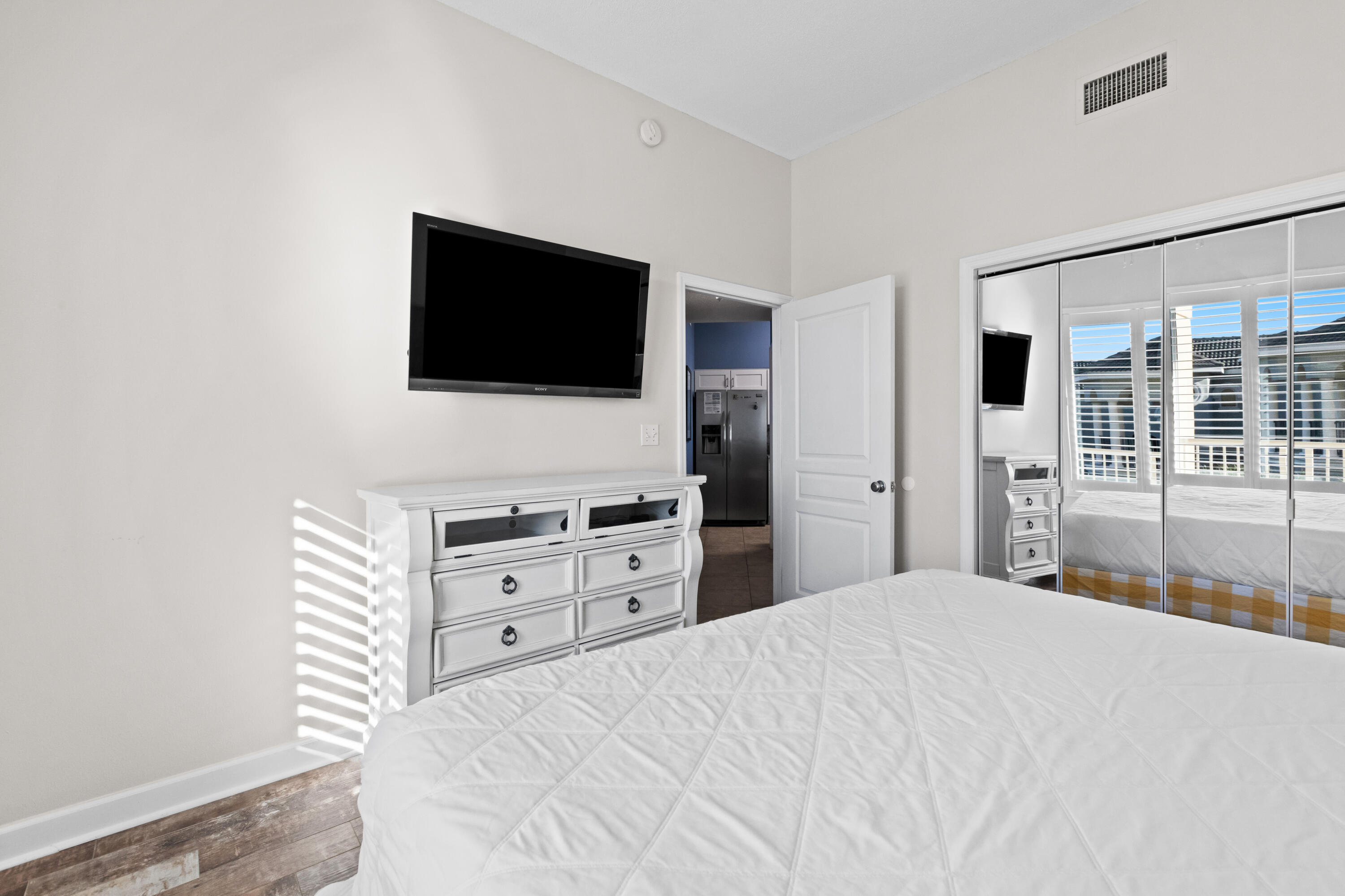 CRYSTAL VIEW CONDO - Residential