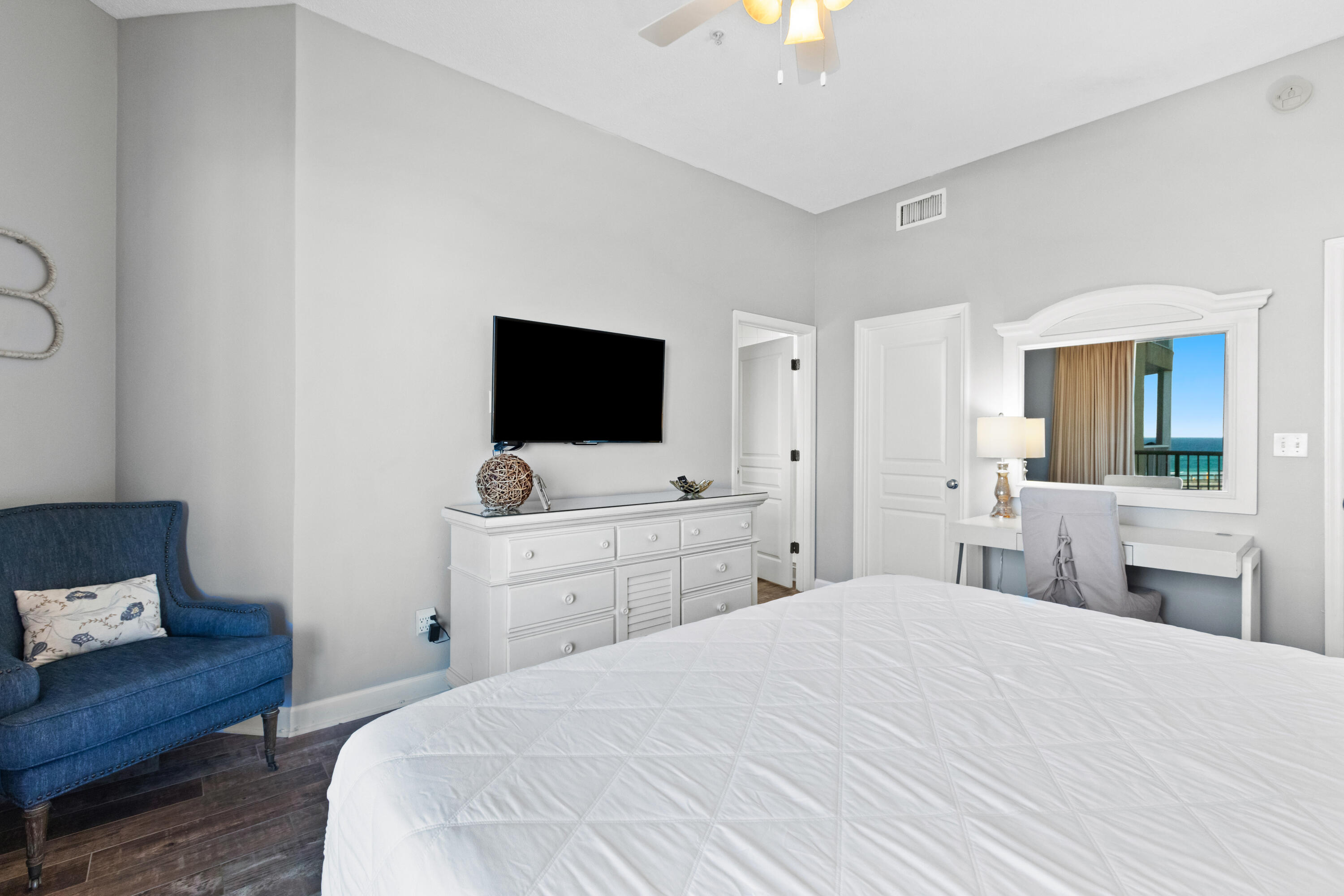 CRYSTAL VIEW CONDO - Residential