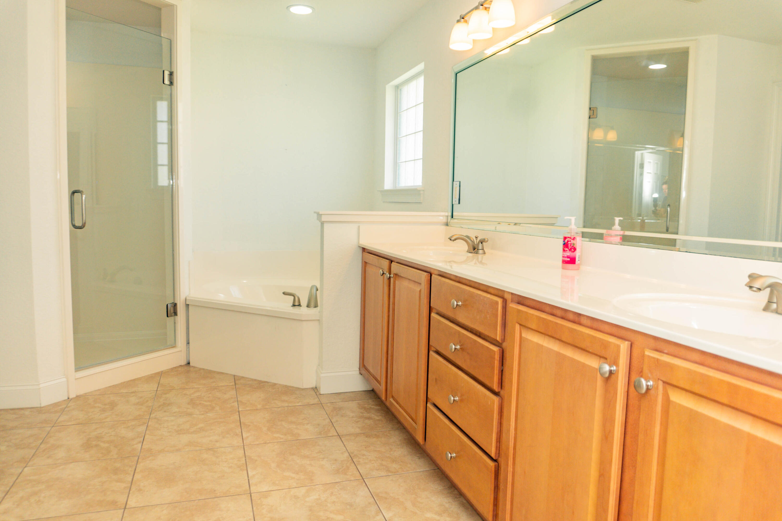 CHANAN ESTATES - Residential Lease
