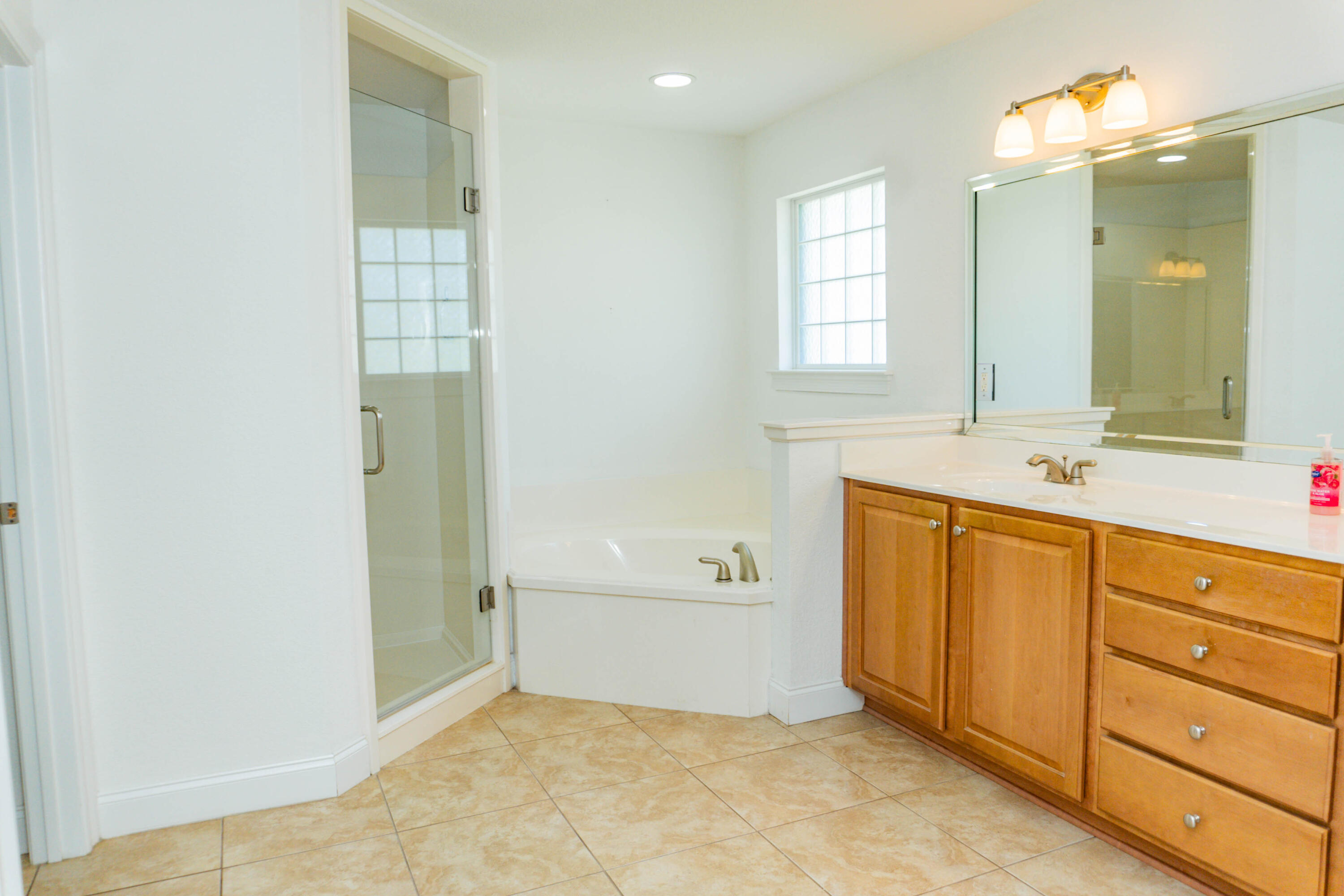 CHANAN ESTATES - Residential Lease