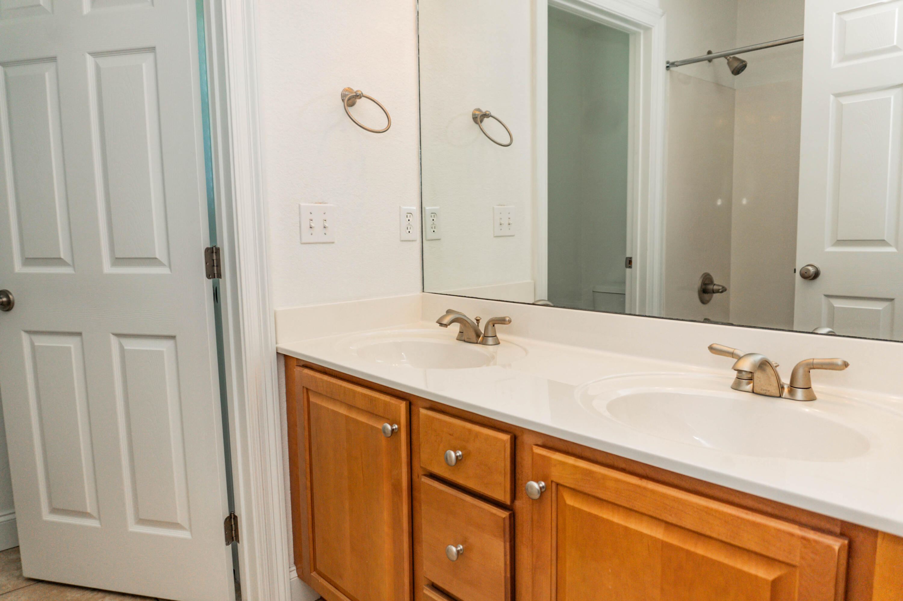 CHANAN ESTATES - Residential Lease