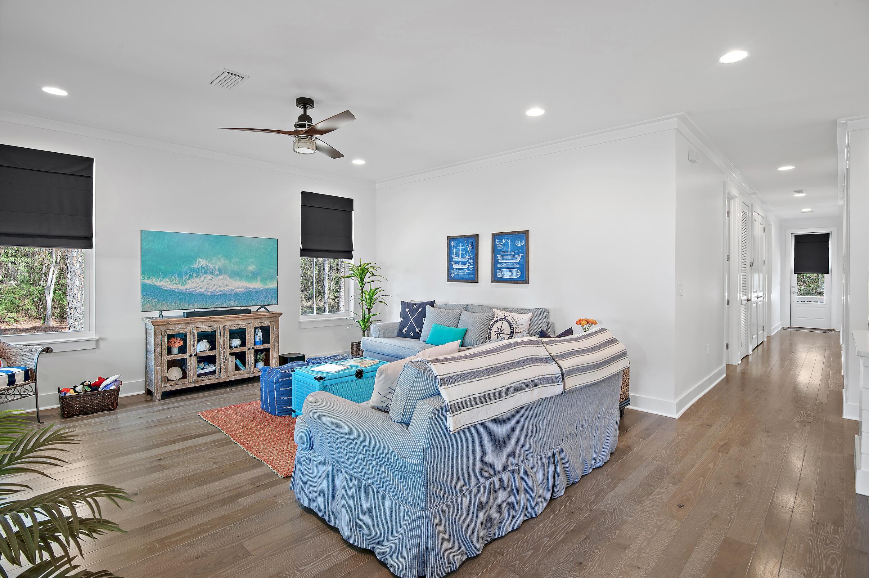 MONARCH ESTATES - Residential