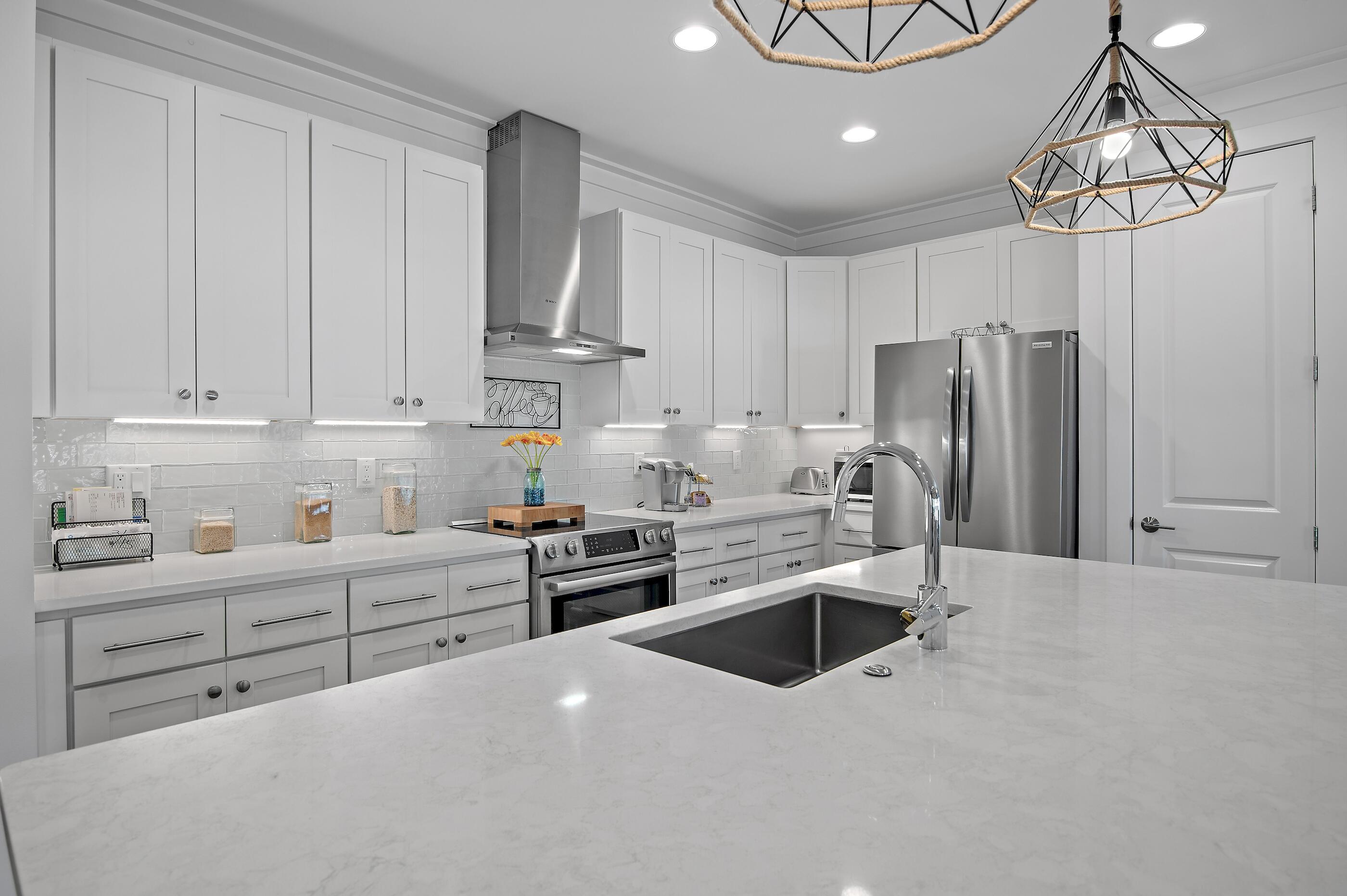 MONARCH ESTATES - Residential