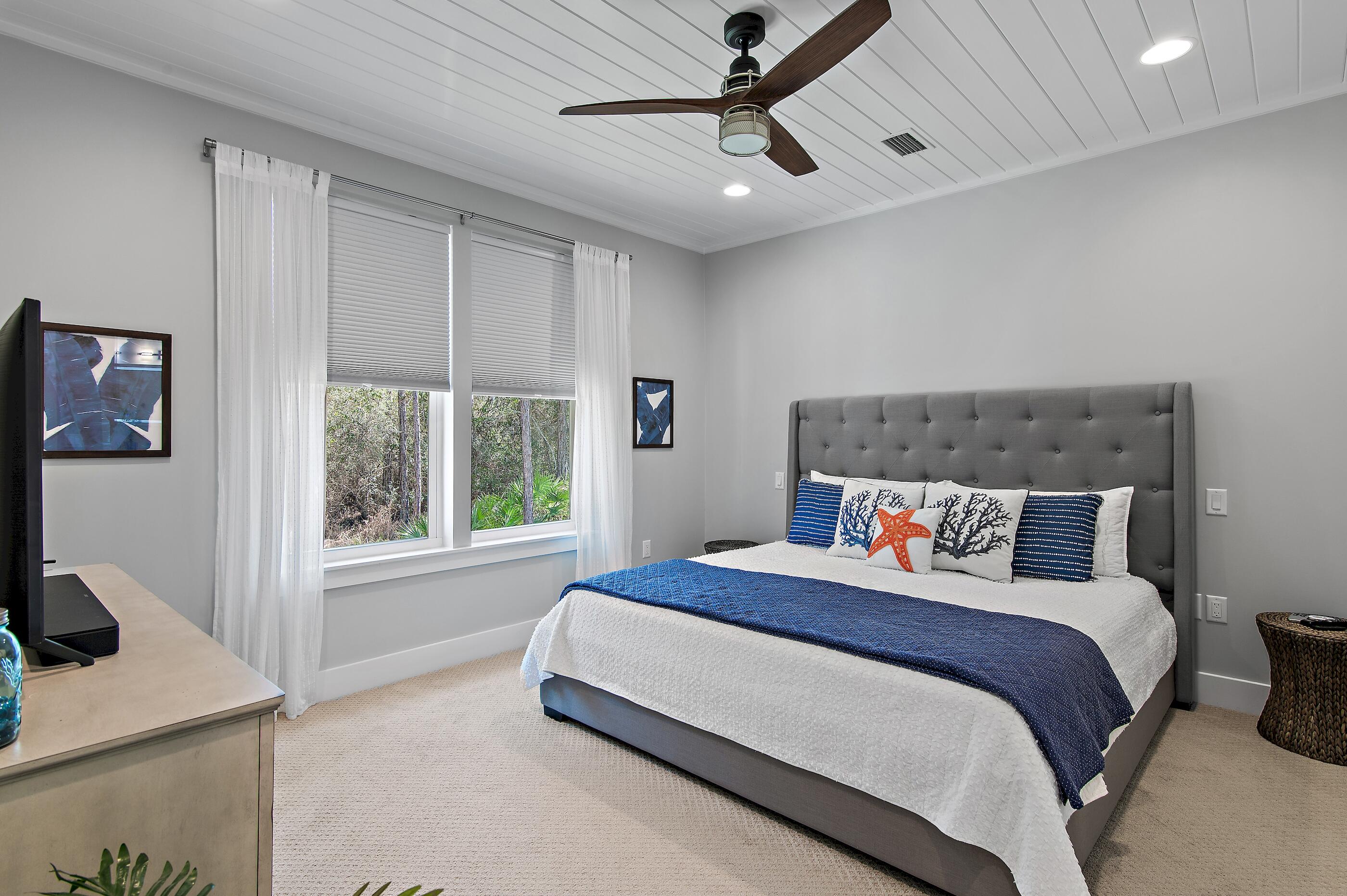 MONARCH ESTATES - Residential