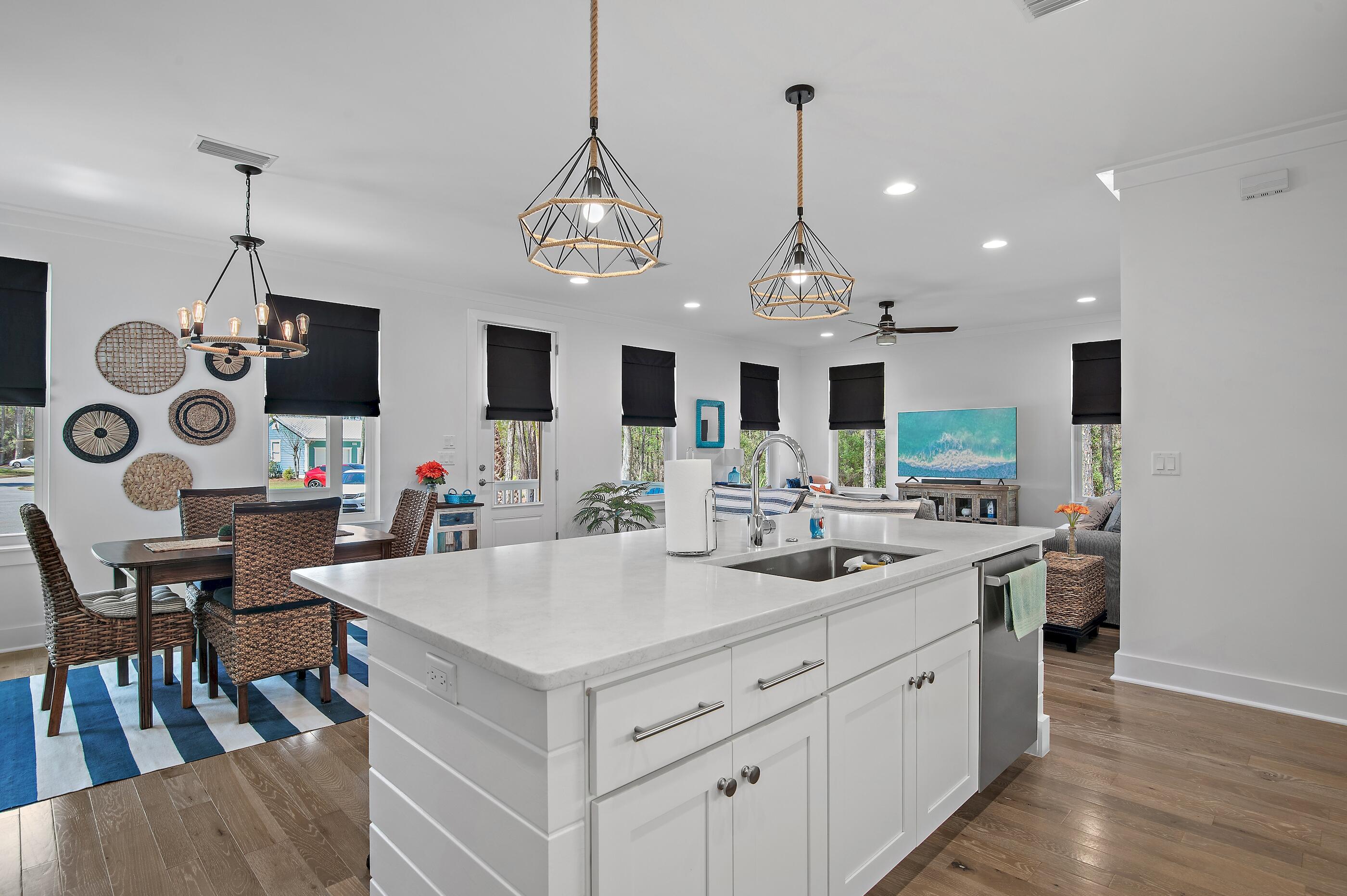 MONARCH ESTATES - Residential