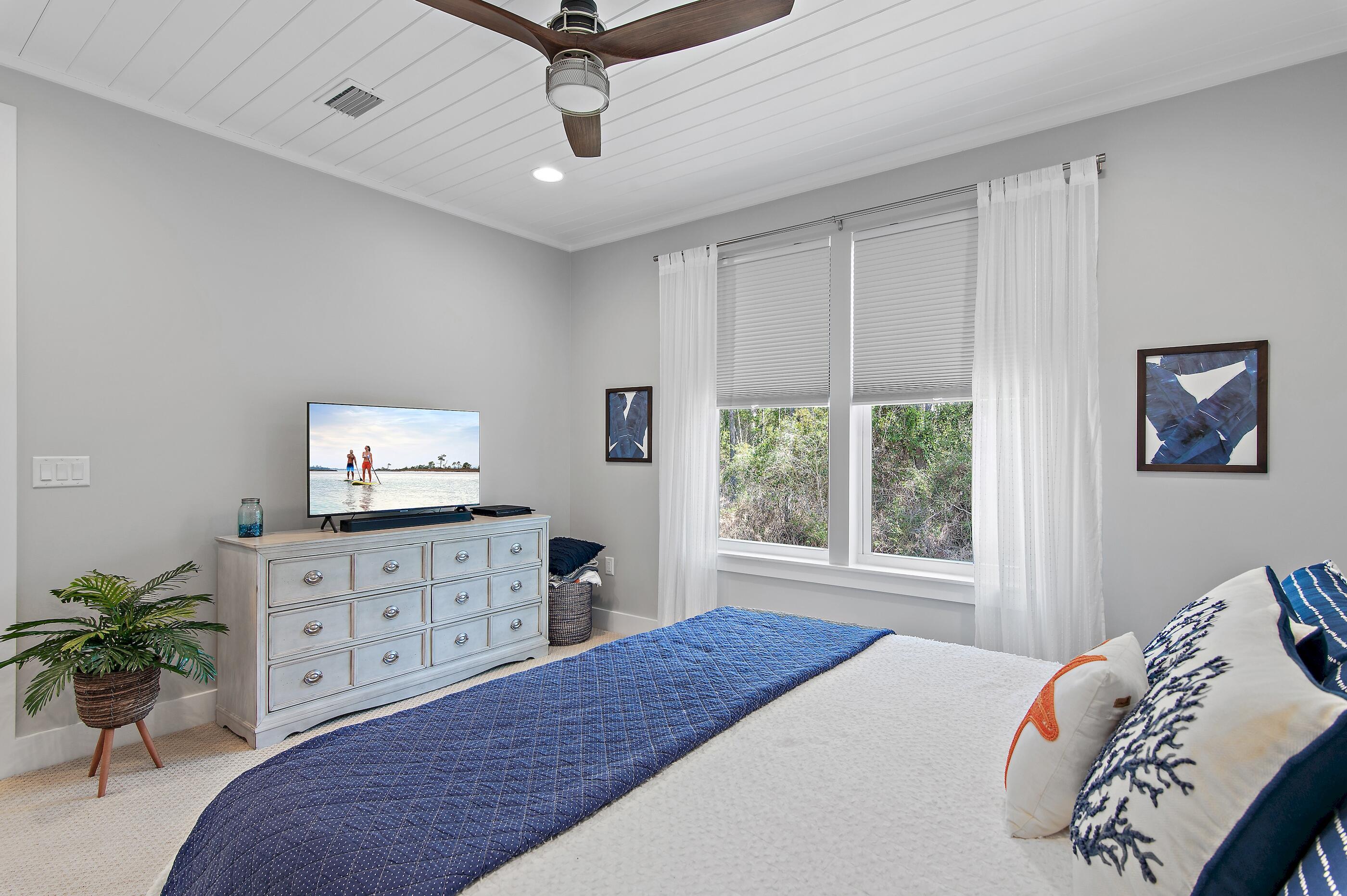 MONARCH ESTATES - Residential
