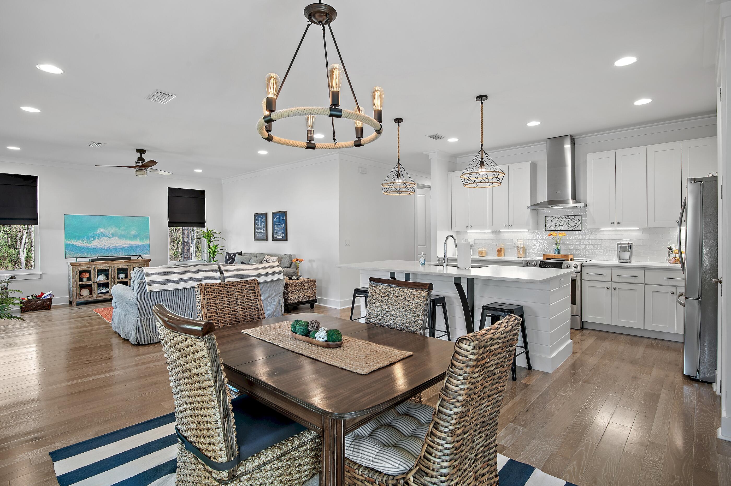 MONARCH ESTATES - Residential
