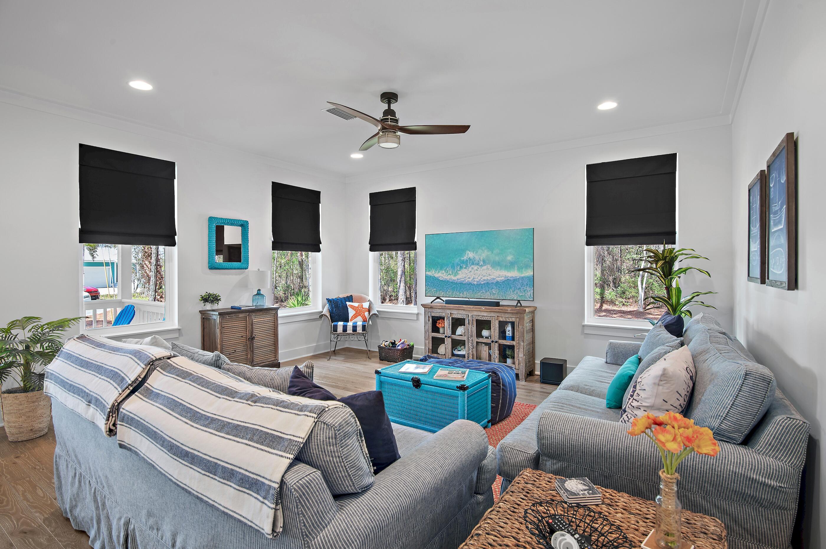MONARCH ESTATES - Residential