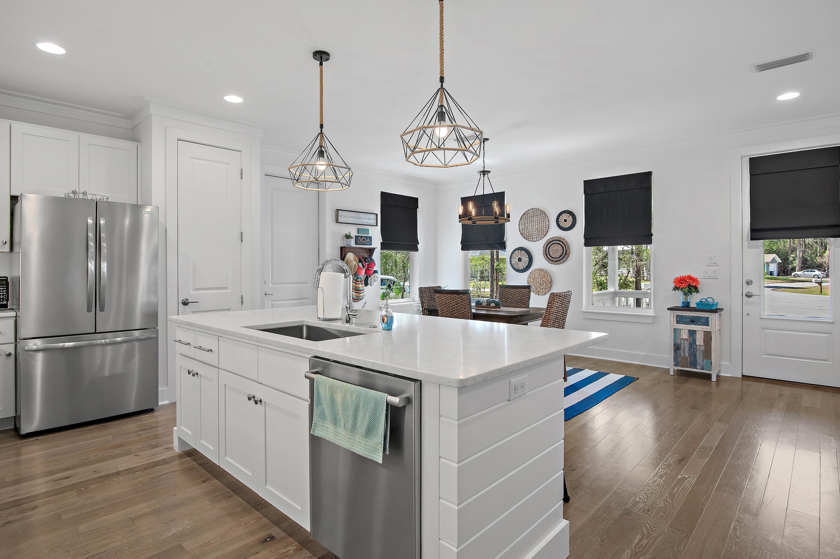 MONARCH ESTATES - Residential