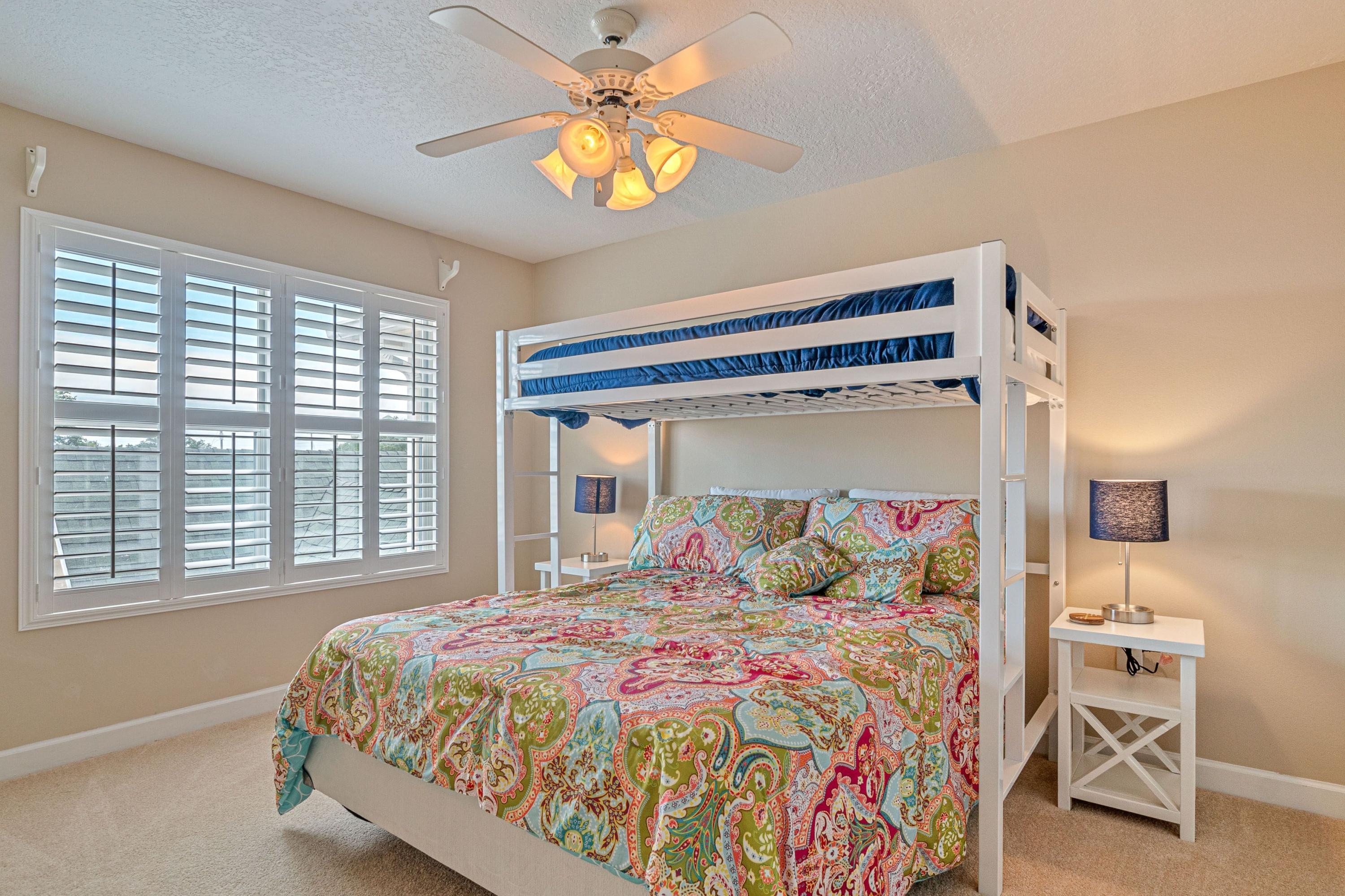 PELICAN PLACE T/H WEST - Residential