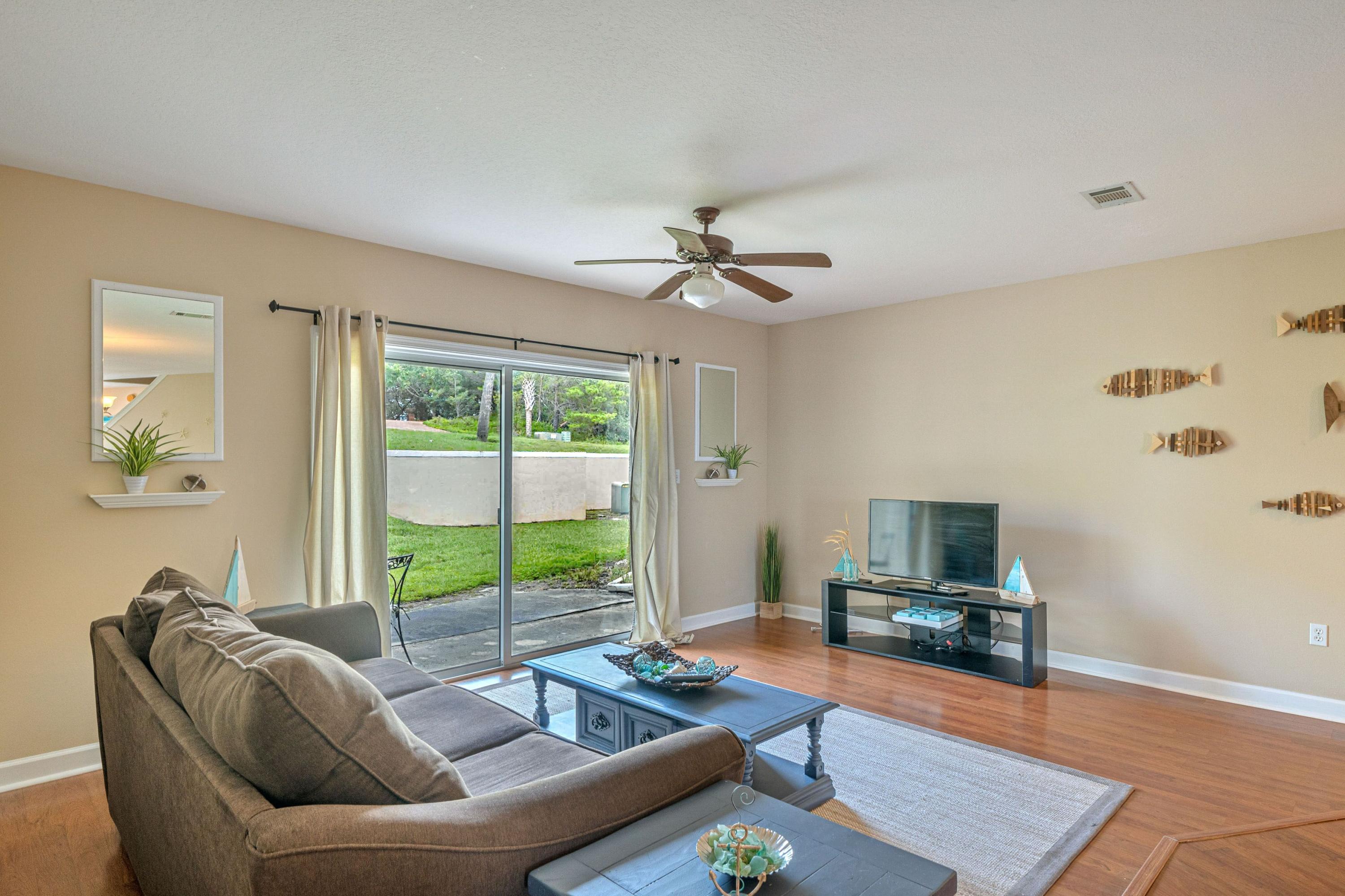 PELICAN PLACE T/H WEST - Residential