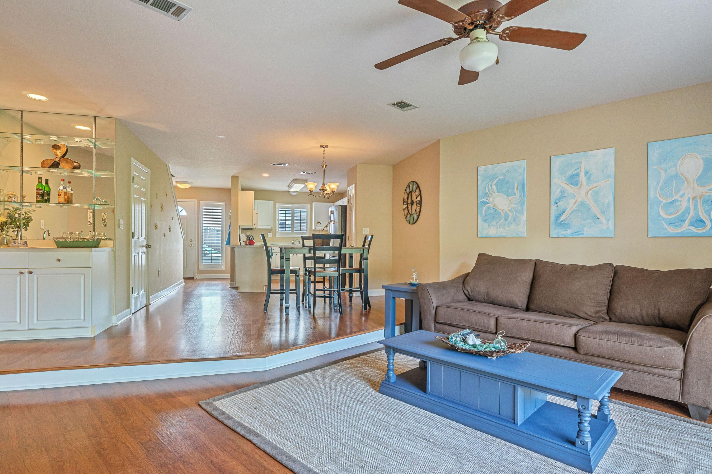 PELICAN PLACE T/H WEST - Residential