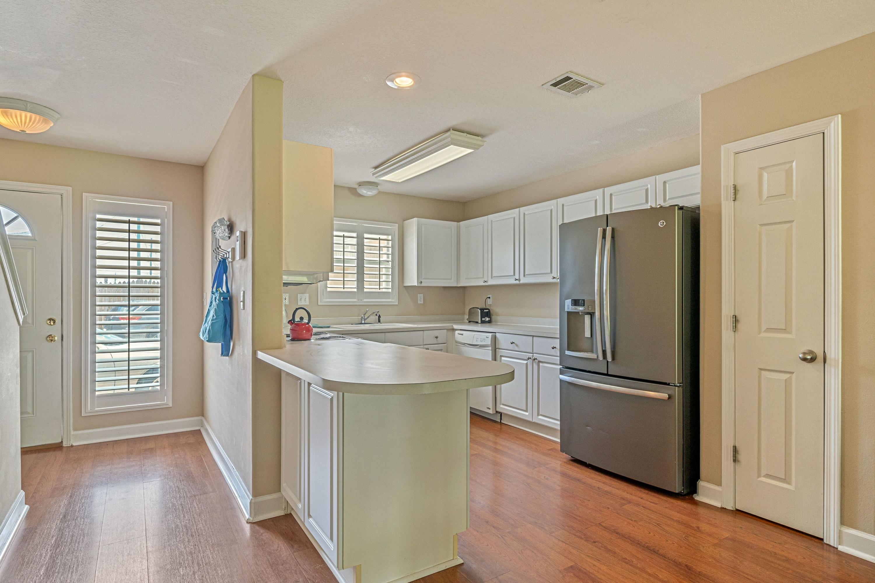 PELICAN PLACE T/H WEST - Residential