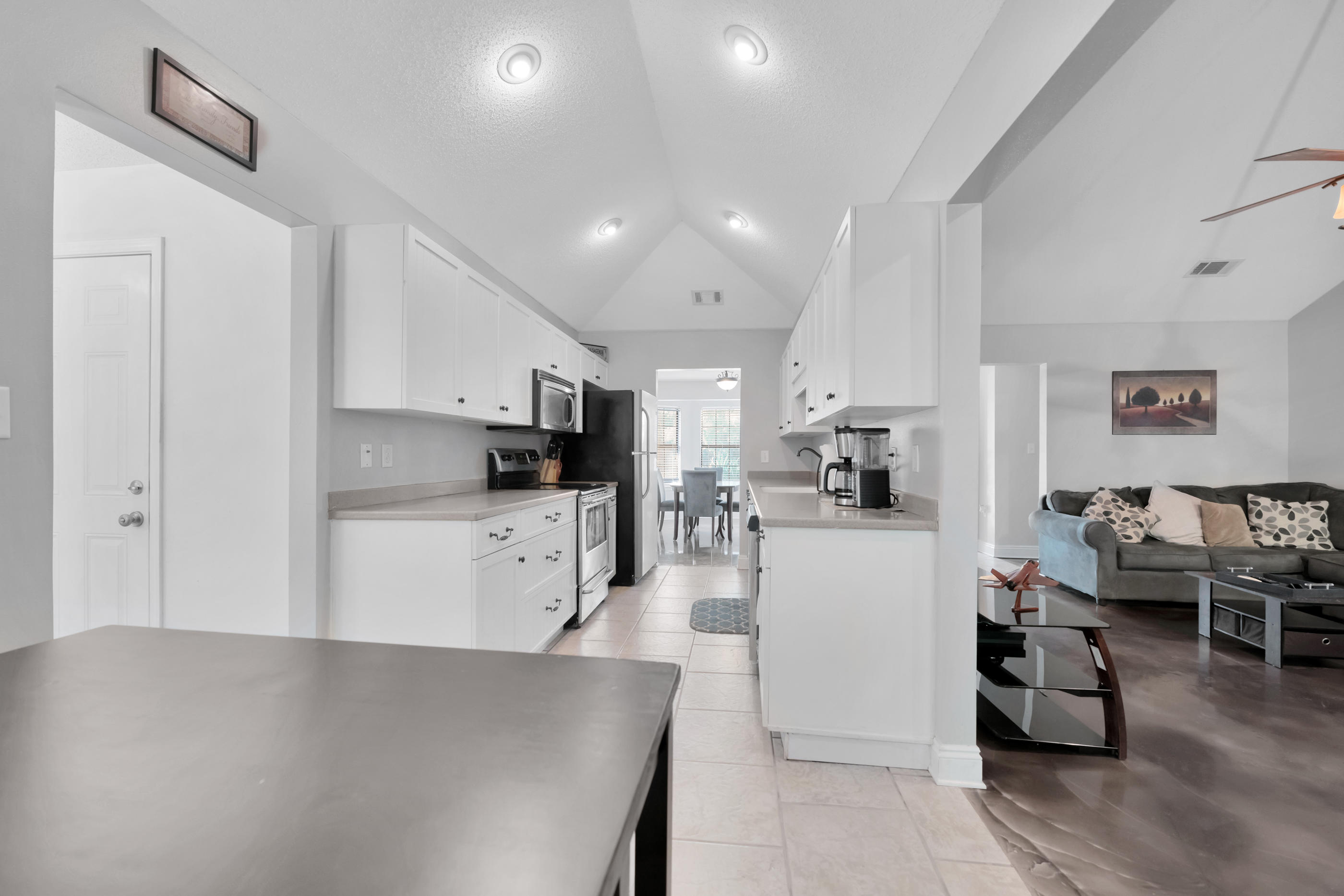 CHATEAU PRES DE LA MER - Residential