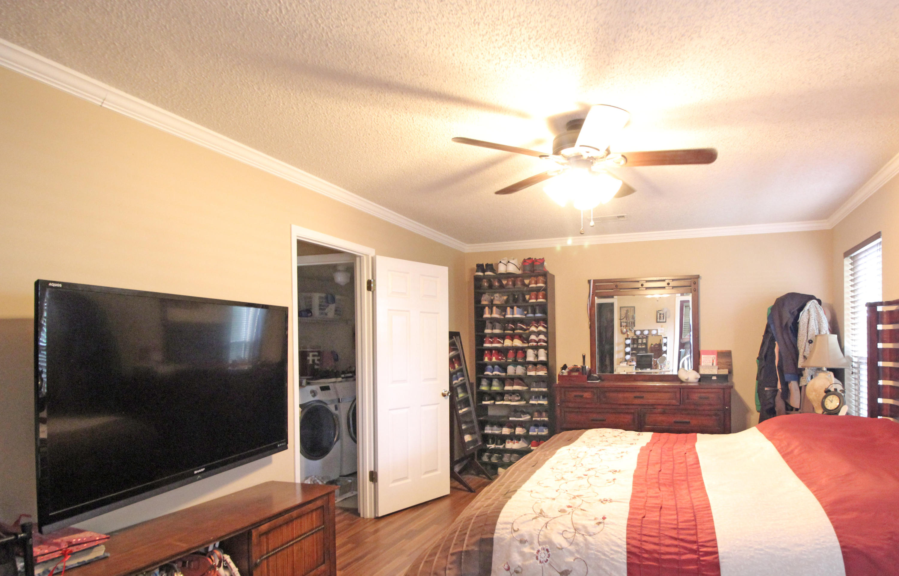 PARKWOOD LANE BLUEWATER BAY - Residential