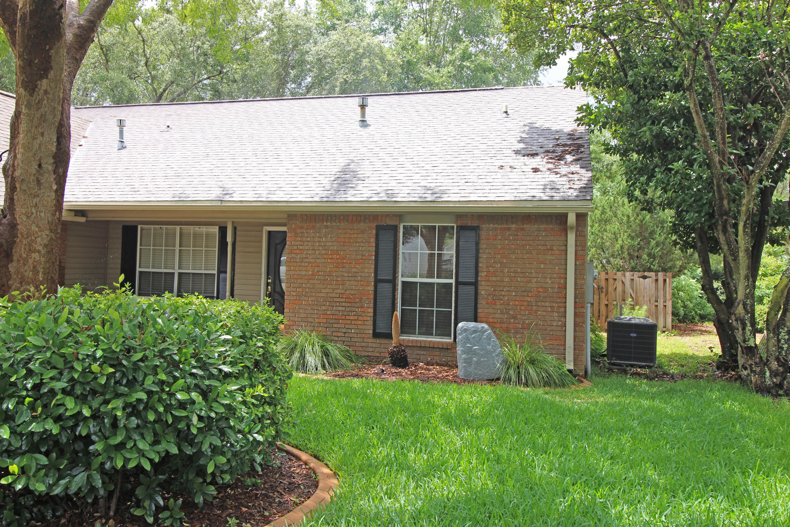 PARKWOOD LANE BLUEWATER BAY - Residential