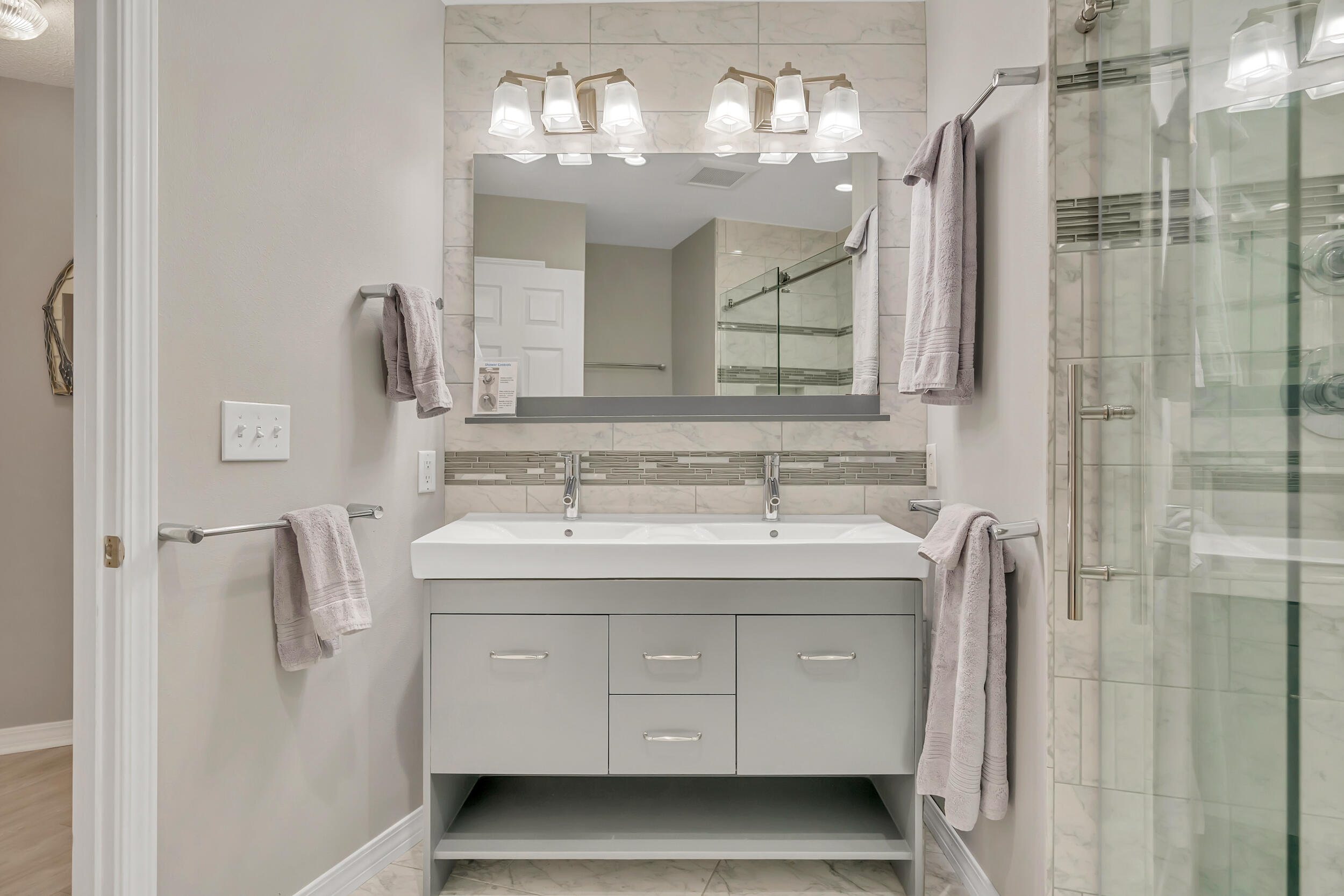 MARAVILLA COTTAGES - Residential