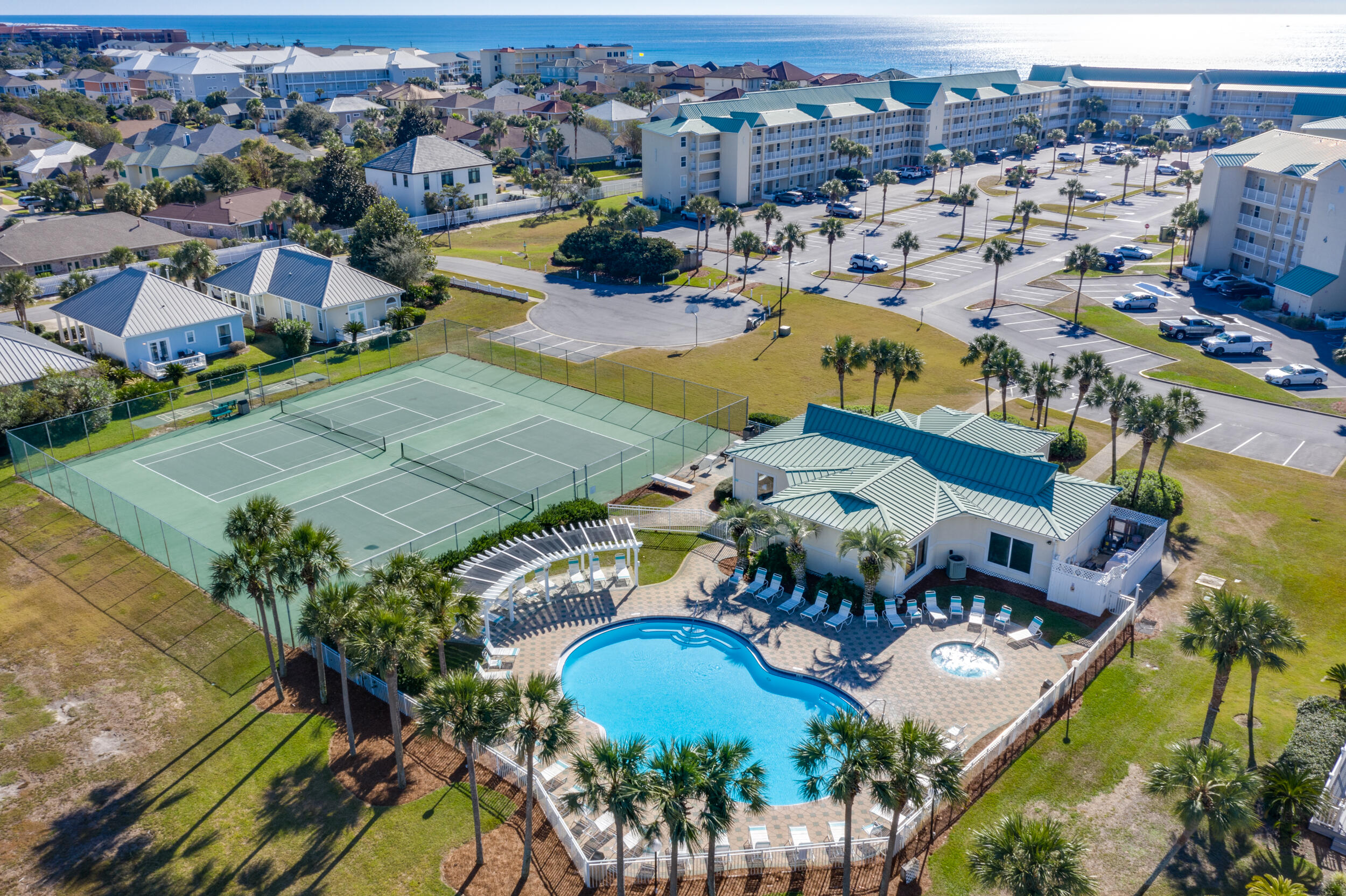 MARAVILLA COTTAGES - Residential