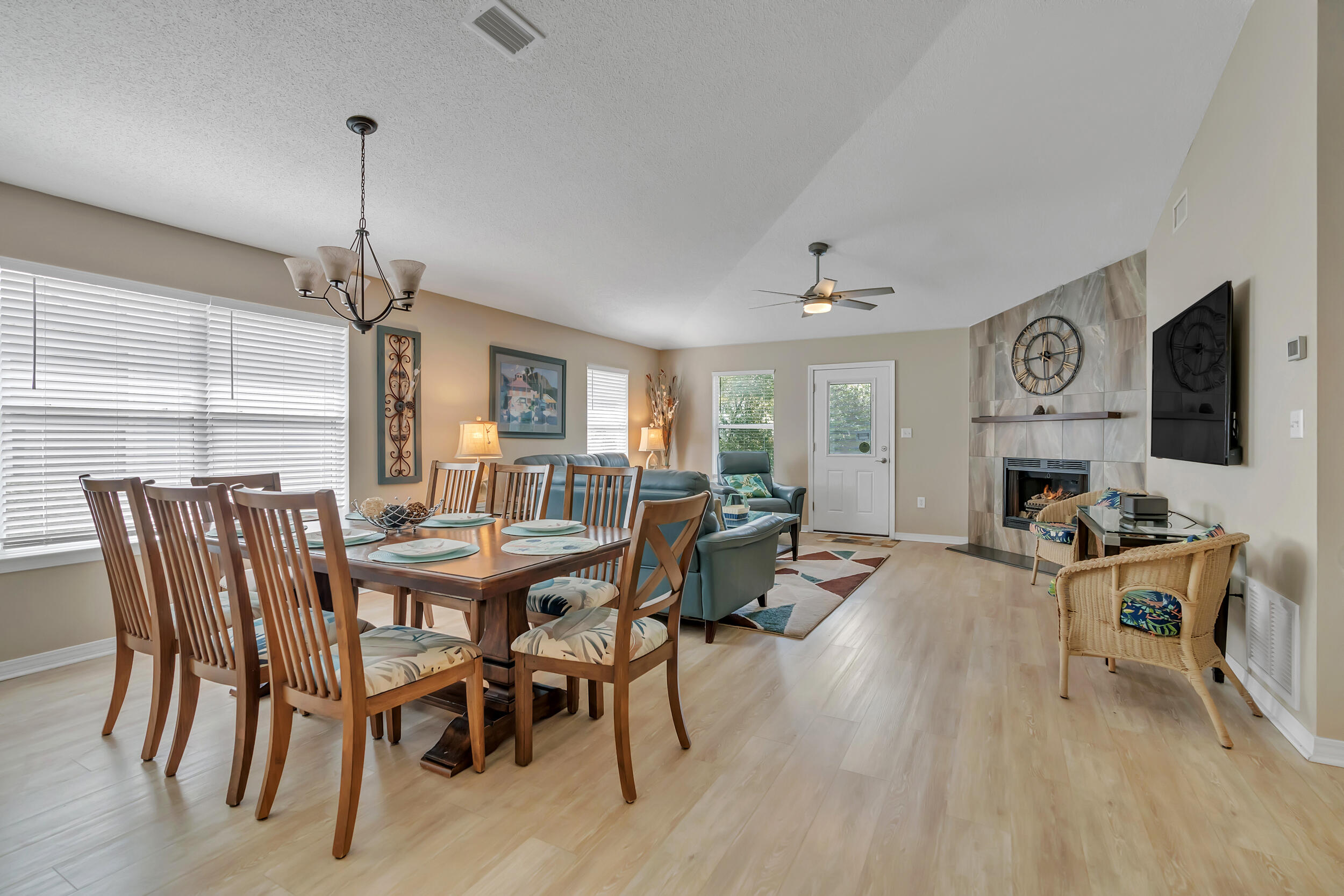 MARAVILLA COTTAGES - Residential