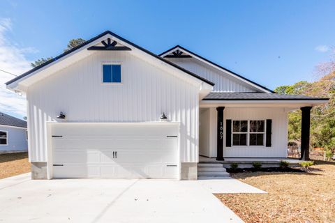 A home in Gulf Breeze