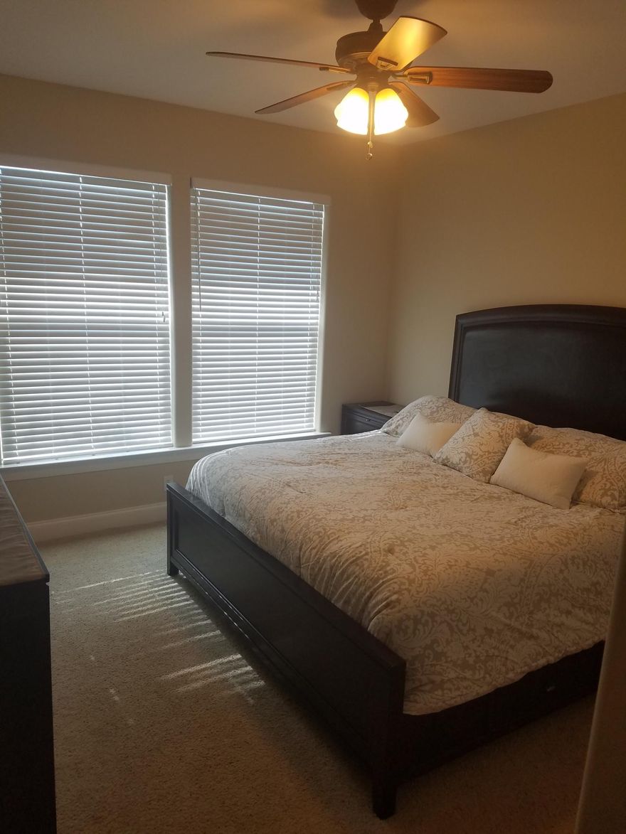 Beautiful, 2 bedroom, 2 bathroom spacious condo ready for immediate availability. Recently renovated and building has a security door and camera for extra safety. Being rented unfurnished.
