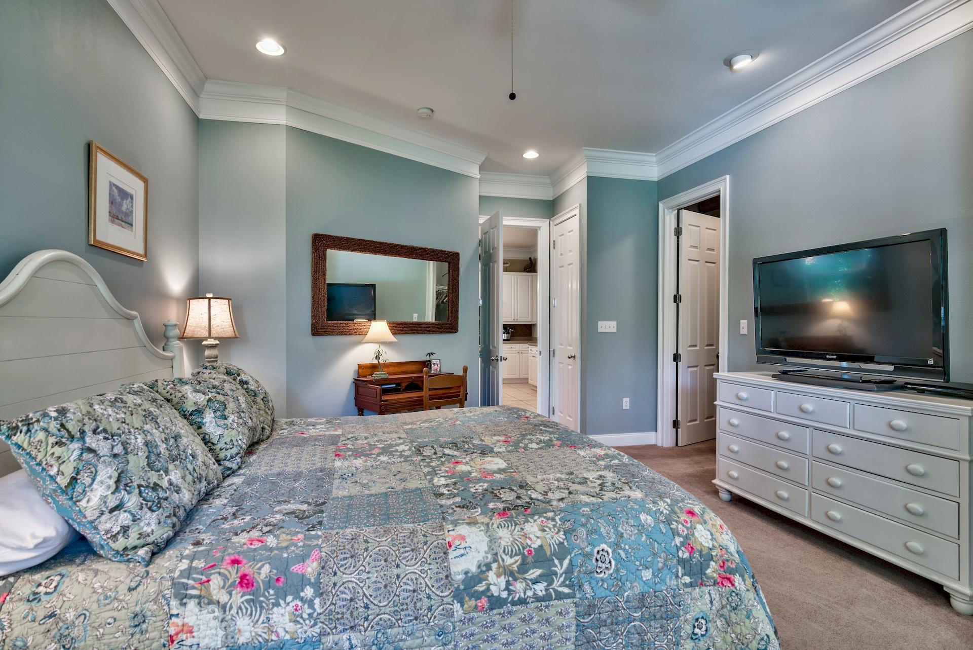 FAIRWAY VILLAS - Residential