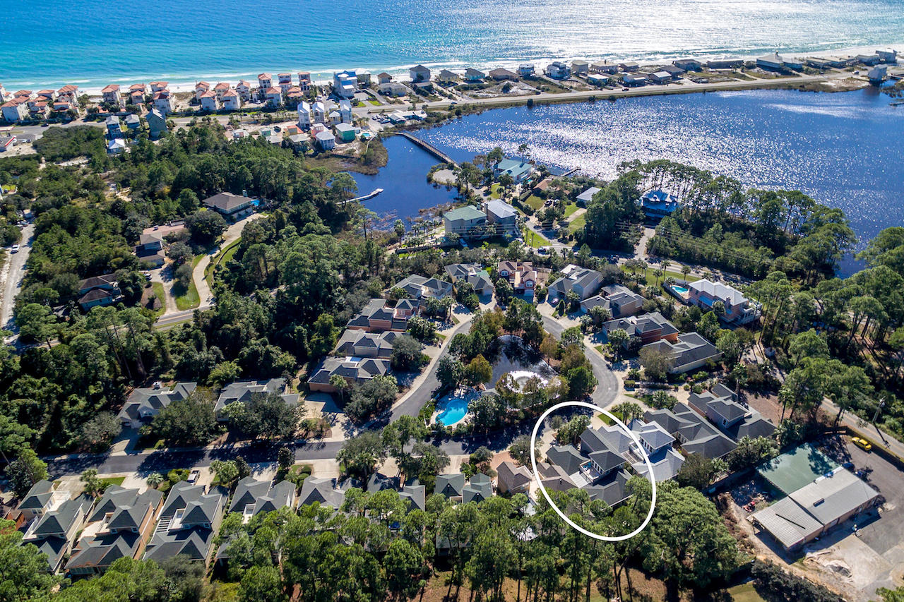 FAIRWAY VILLAS - Residential