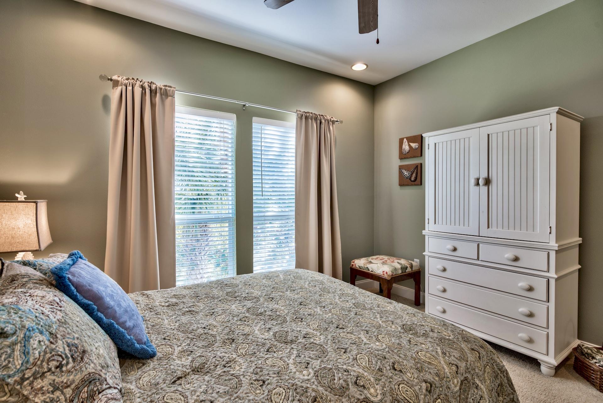 FAIRWAY VILLAS - Residential