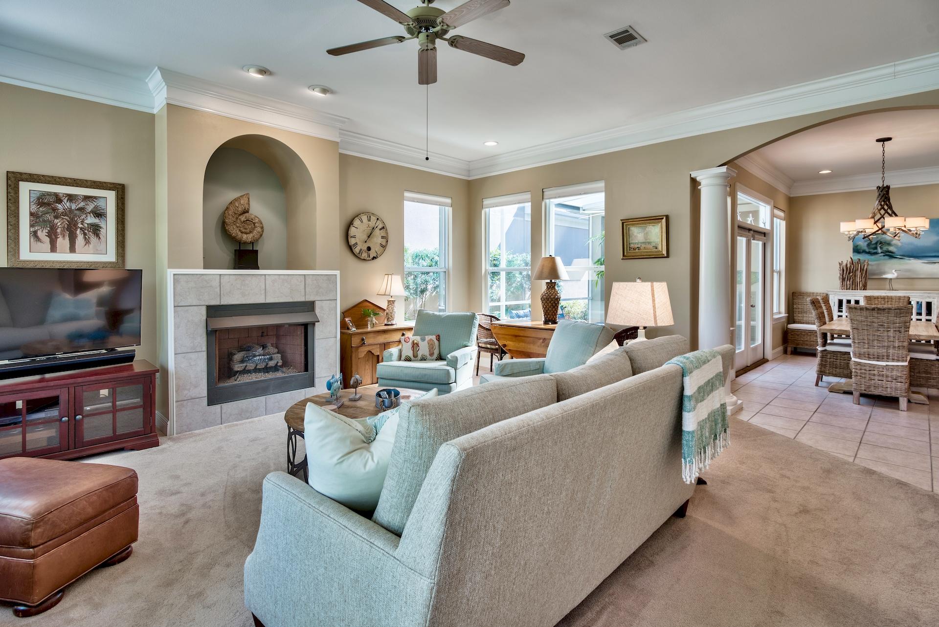 FAIRWAY VILLAS - Residential