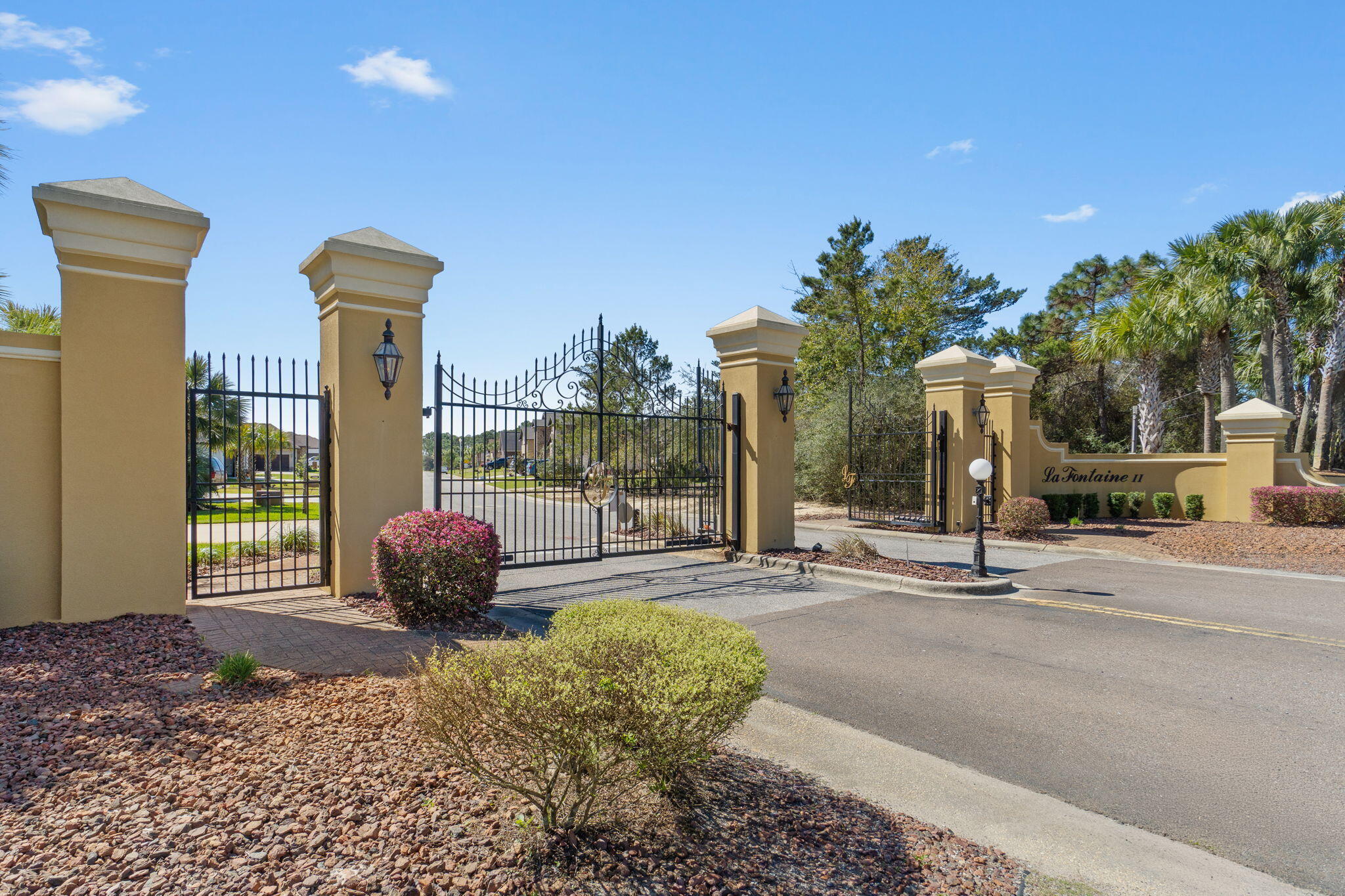 LA FONTAINE PHASE 1 - Land