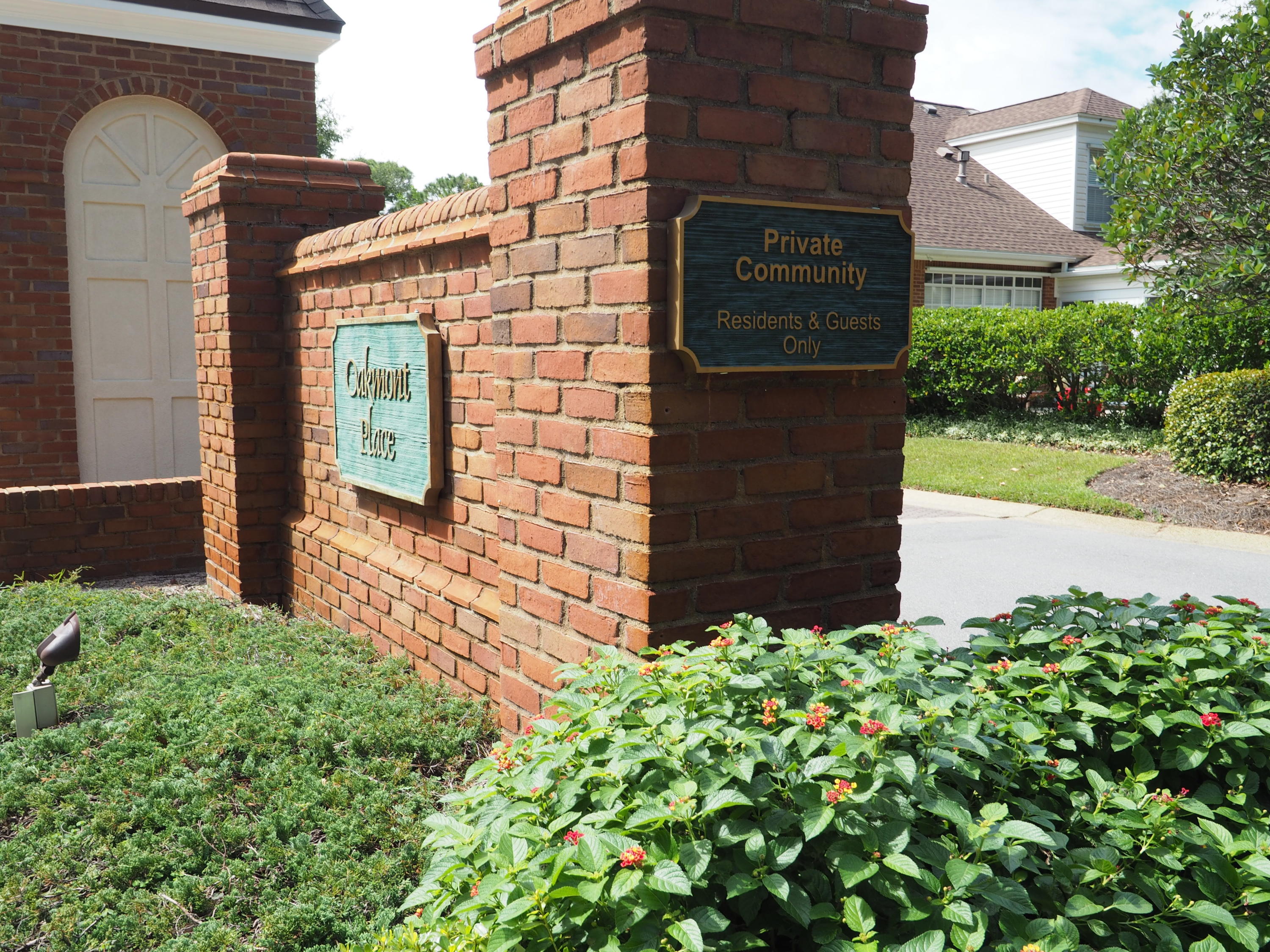 OAKMONT PLACE - Residential