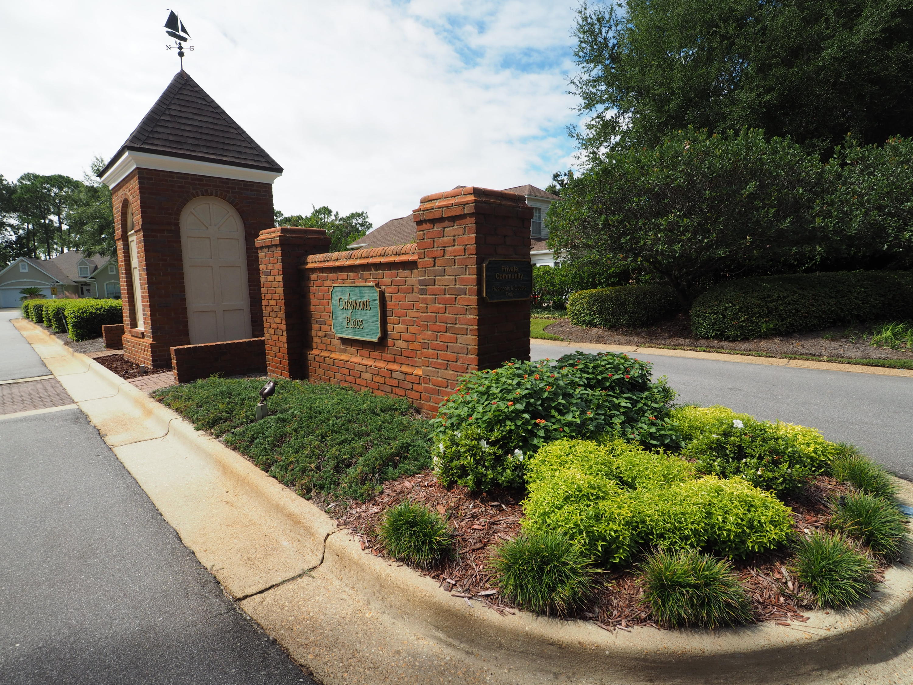 OAKMONT PLACE - Residential