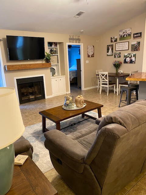 FOREST PINES 2ND ADDN - Residential