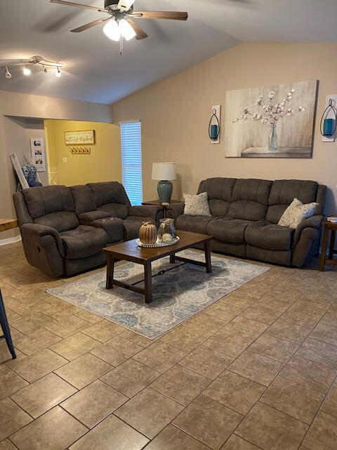 FOREST PINES 2ND ADDN - Residential