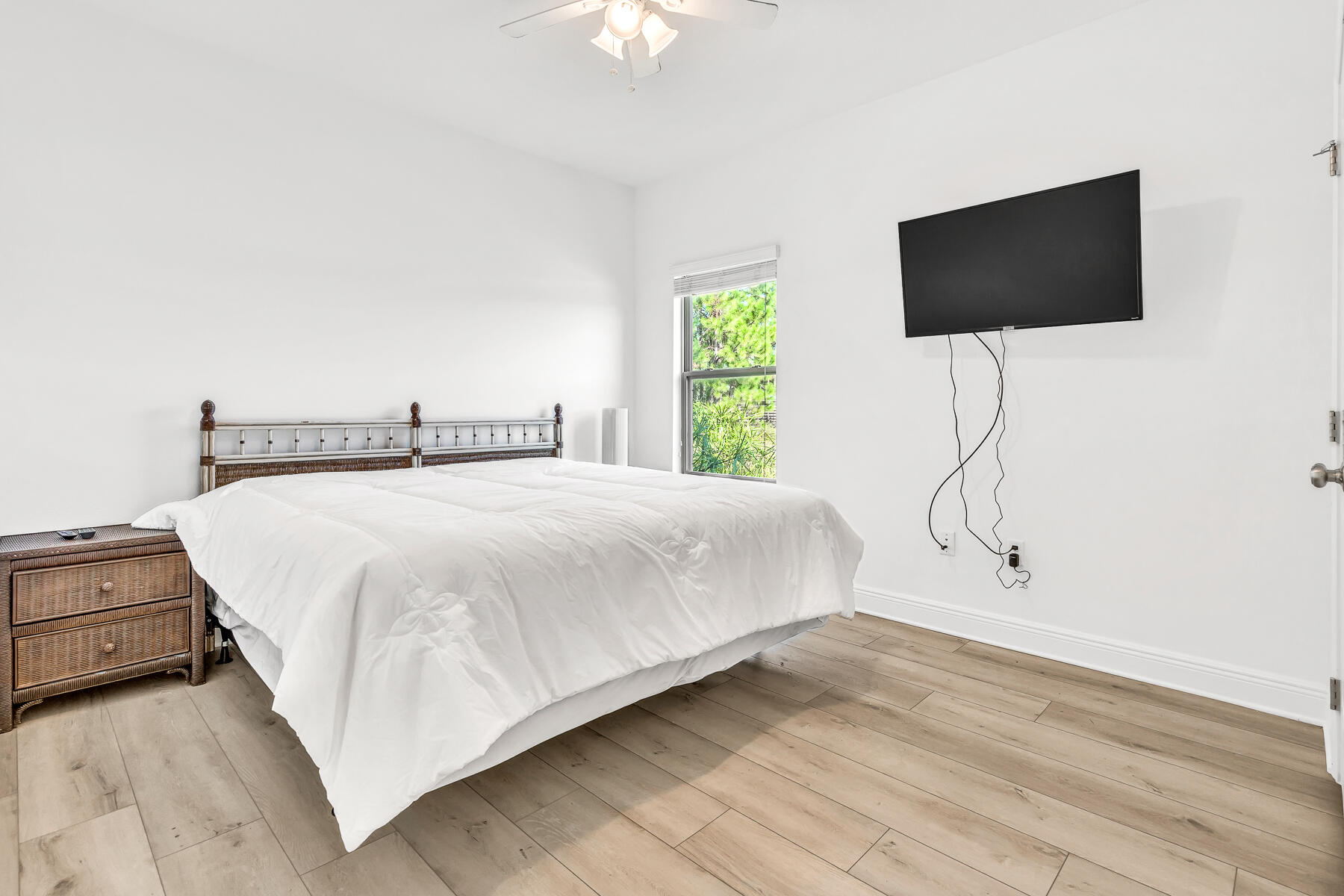 Santa Rosa Beach, Florida 32459, United States, 3 Bedrooms Bedrooms, ,2 BathroomsBathrooms,Residential,Pending,51666