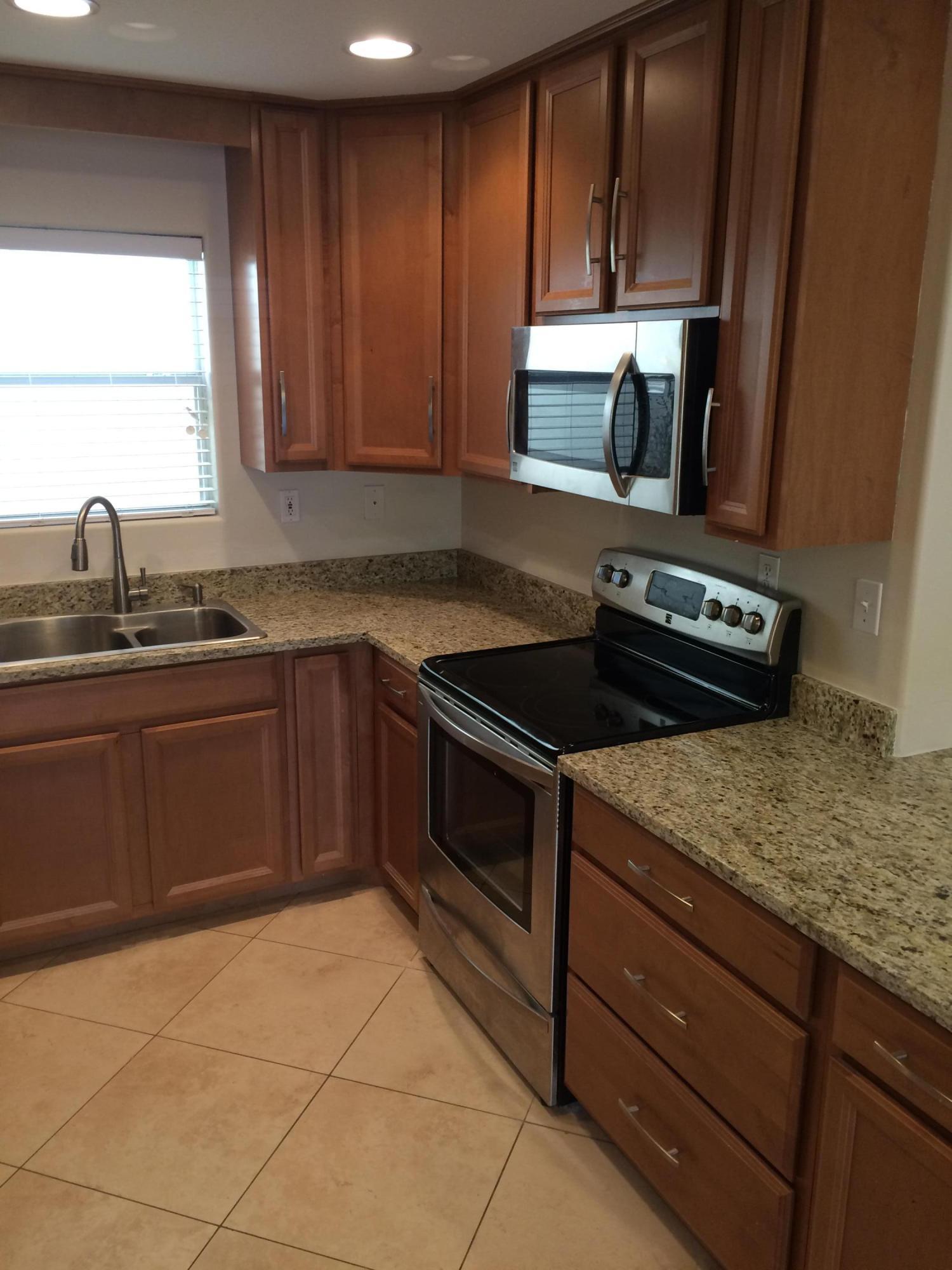 PELICAN PLACE T/H EAST - Residential