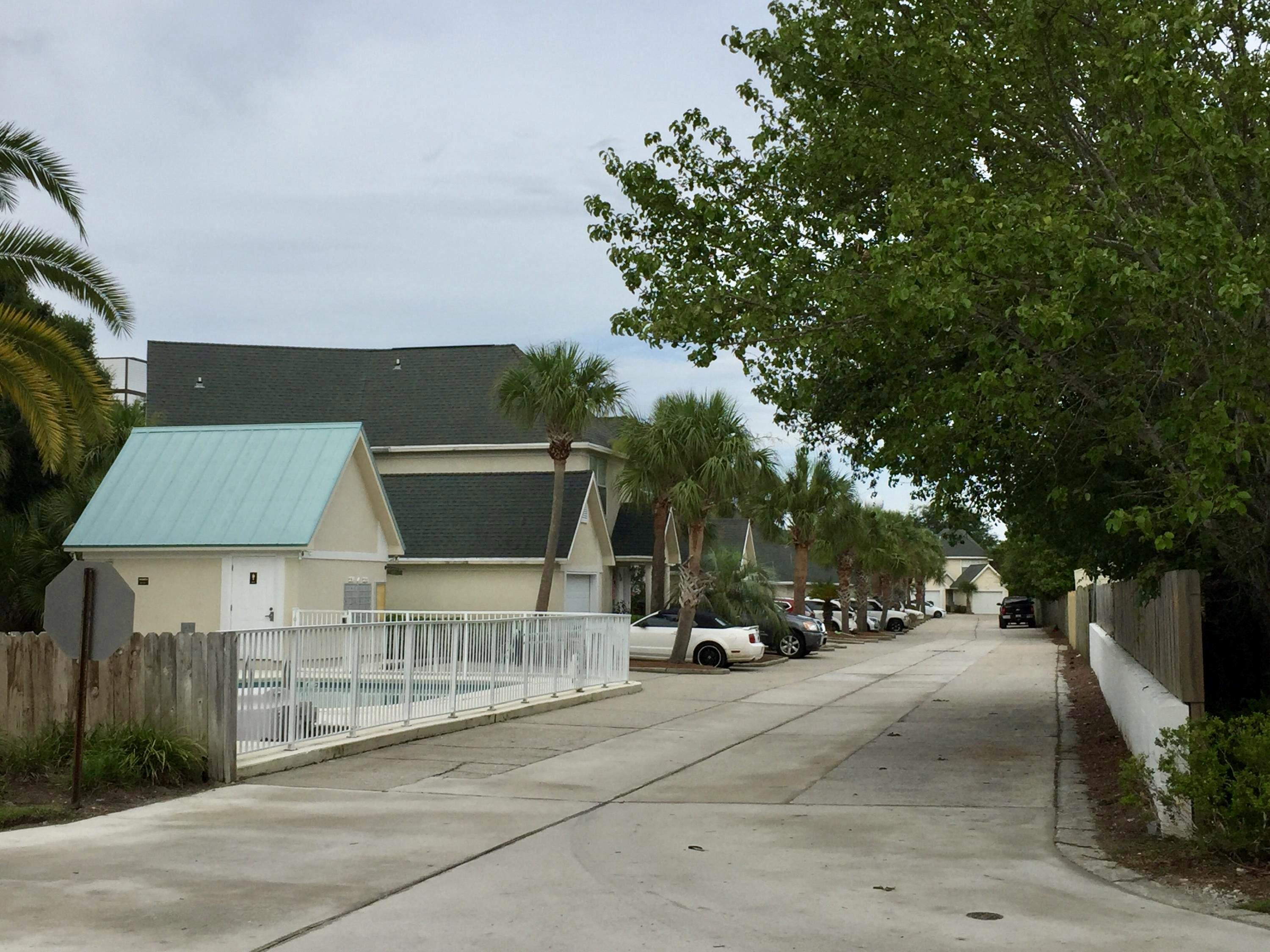 PELICAN PLACE T/H EAST - Residential