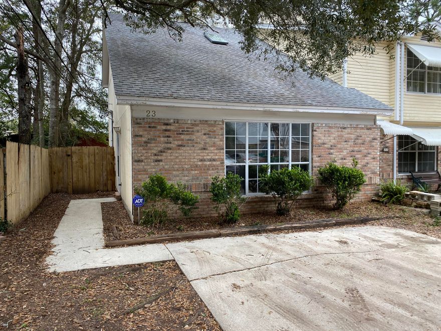 End unit townhome with open floor plan. Two bedrooms,and full bath up stairs. Master bedroom with master bathroom and half bath are located on the 1st floor. Kitchen is open to the living room. Tons of potential. Buyer to verify all pertinent information including square footage and lot dimensions. Property to be sold as is.