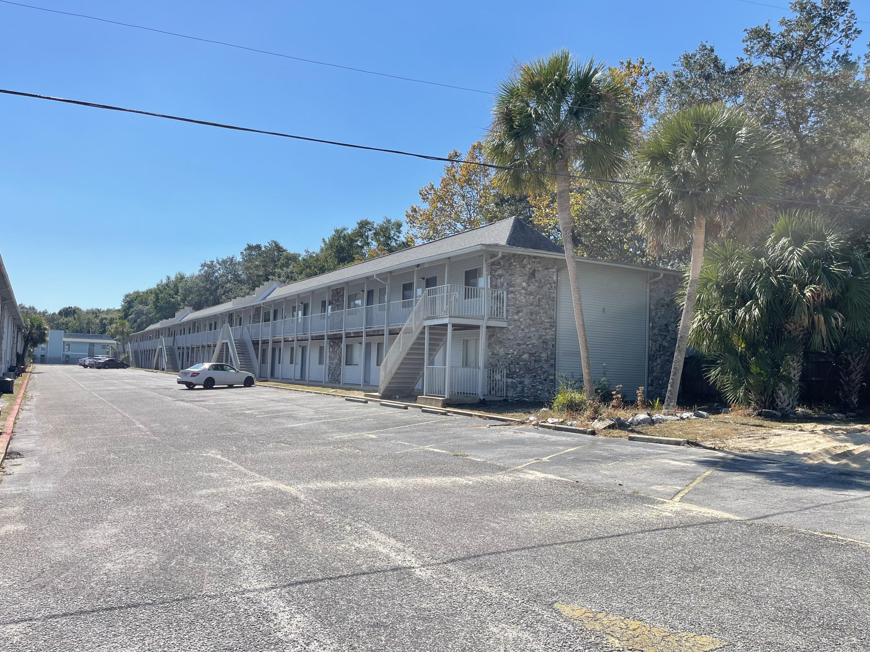 College Park Condominiums - Residential Lease