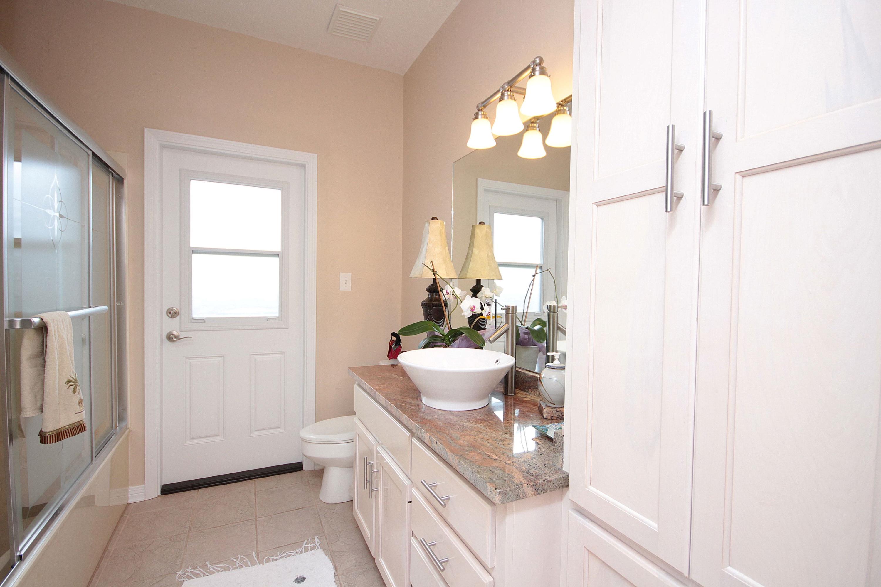 ST ANDREWS EAST BLUEWATER BAY - Residential