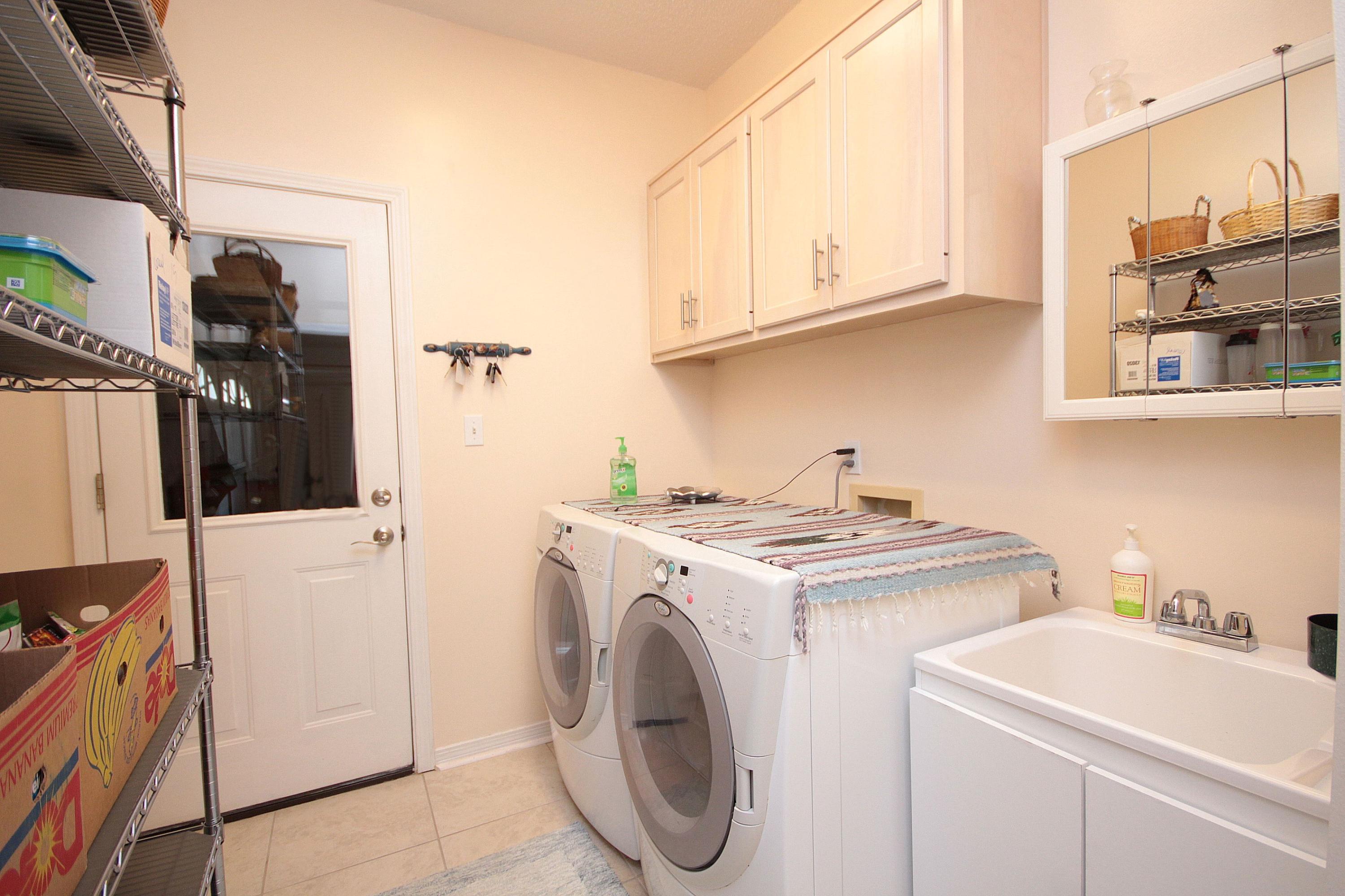 ST ANDREWS EAST BLUEWATER BAY - Residential