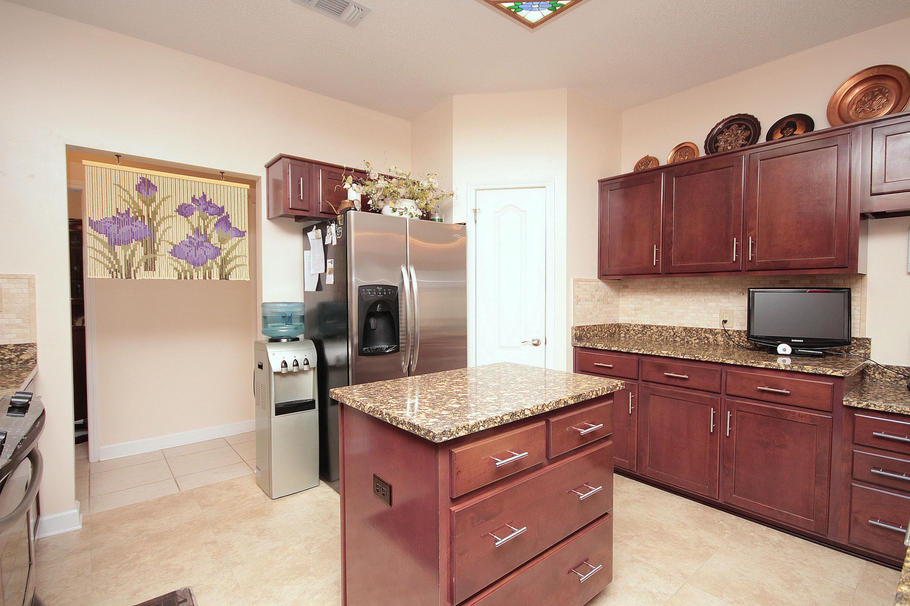 ST ANDREWS EAST BLUEWATER BAY - Residential