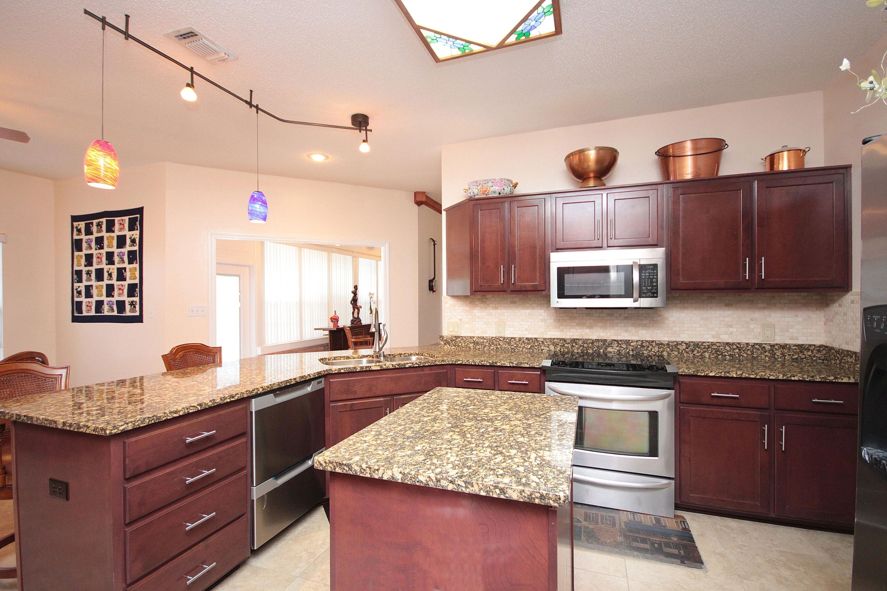 ST ANDREWS EAST BLUEWATER BAY - Residential