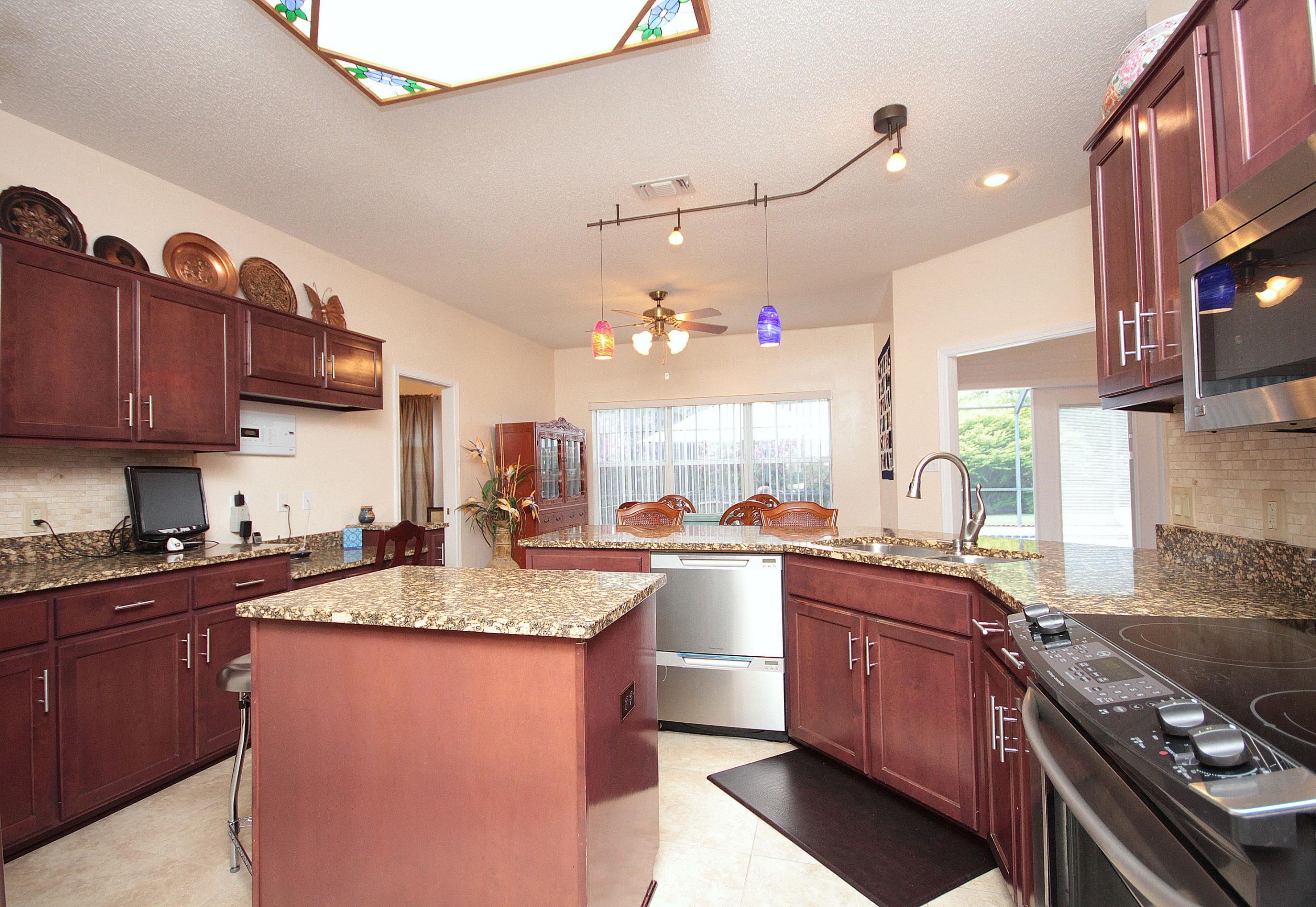 ST ANDREWS EAST BLUEWATER BAY - Residential