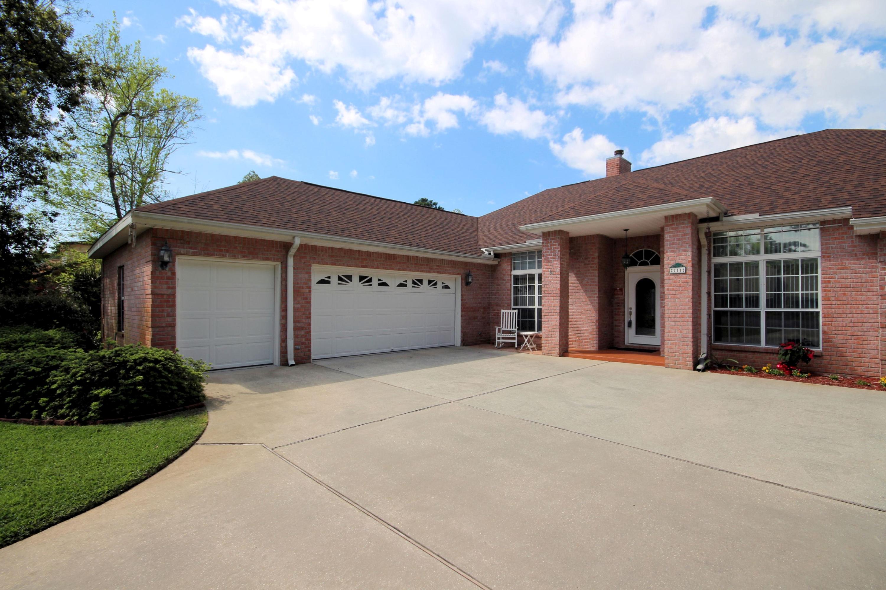 ST ANDREWS EAST BLUEWATER BAY - Residential