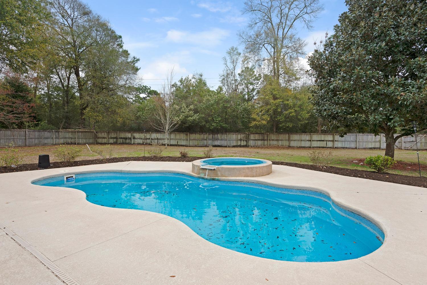 ROCKY BAYOU ESTATES 01 - Residential