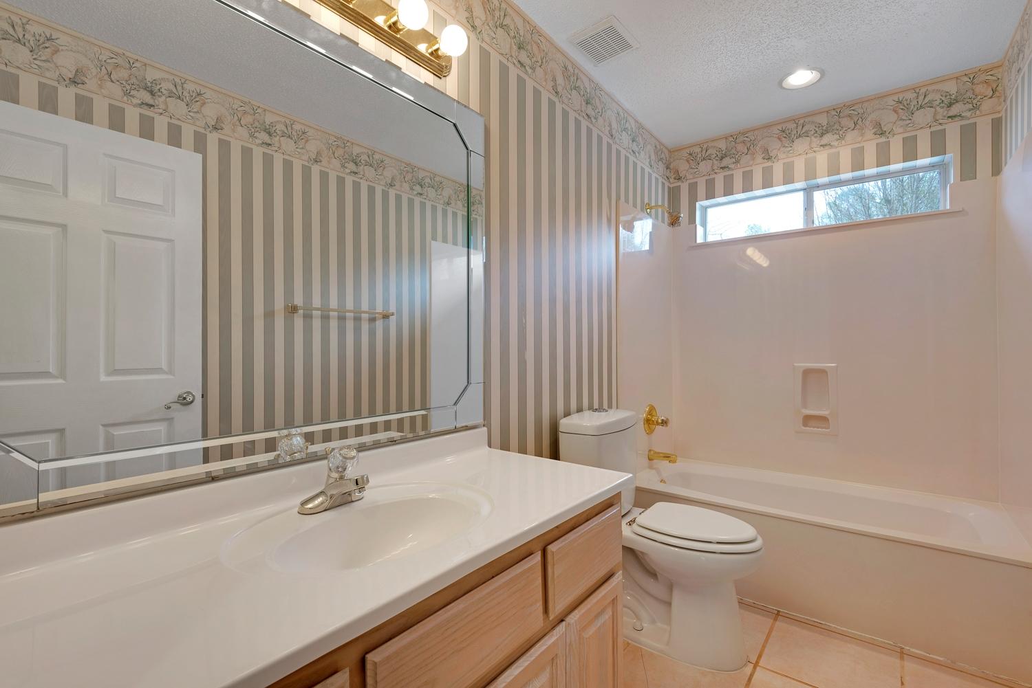 ROCKY BAYOU ESTATES 01 - Residential