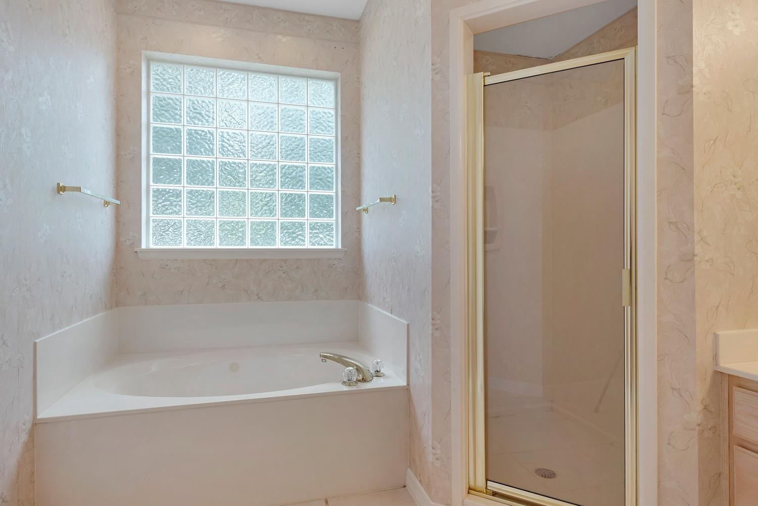 ROCKY BAYOU ESTATES 01 - Residential