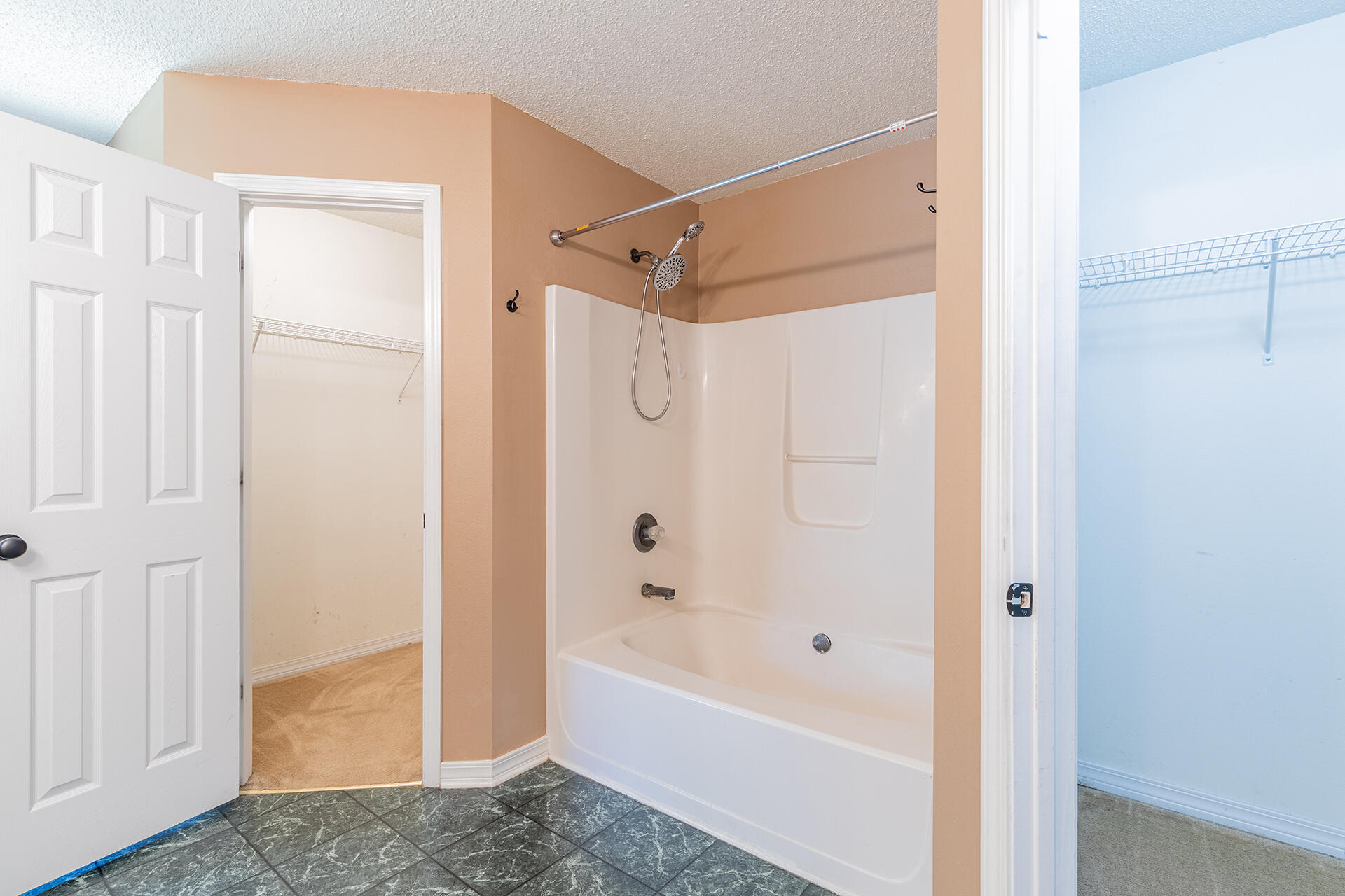 COUNTRYVIEW ESTATES 10TH ADDN - Residential